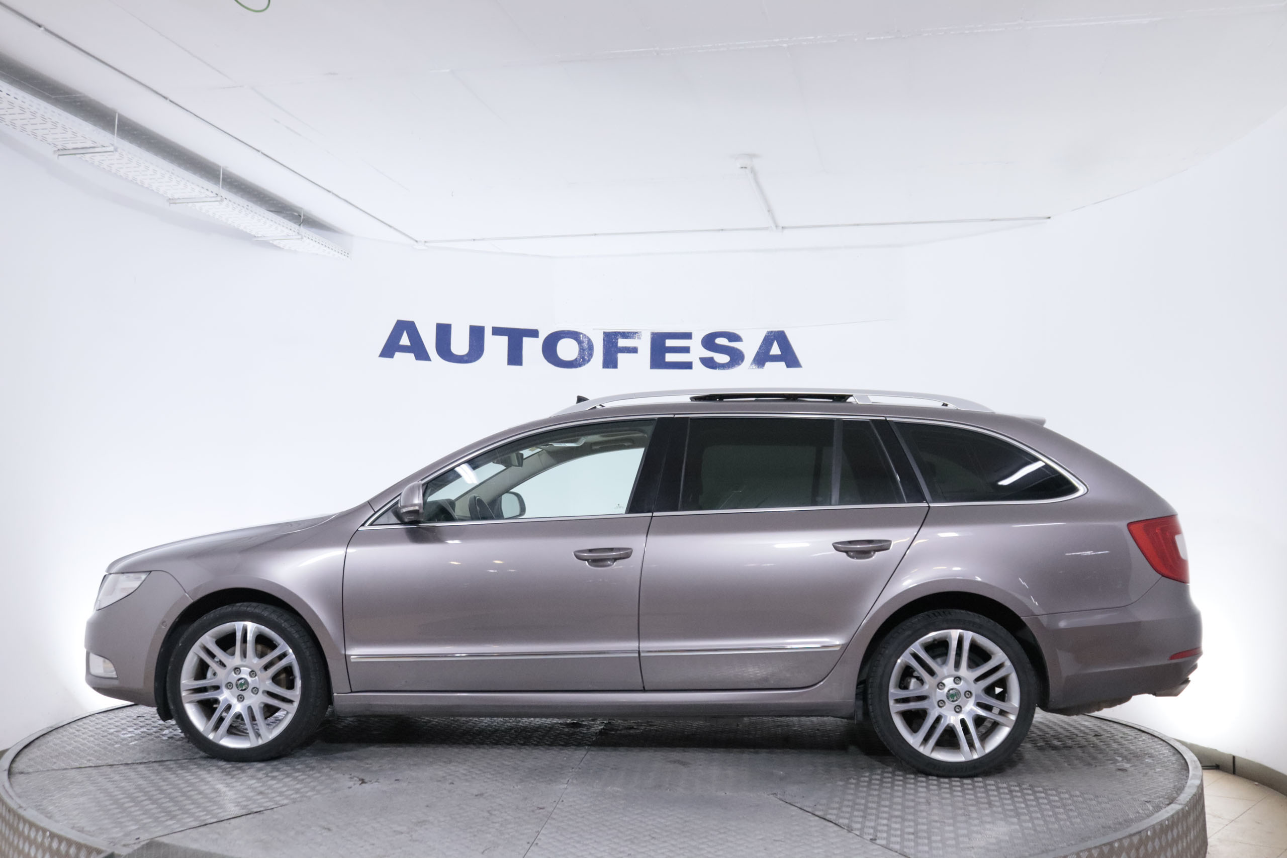 Skoda Superb 1.8 TSI 160CV 5P #CUERO, TECHO ELEC PANORAMICO, PARKTRONIC foto 5