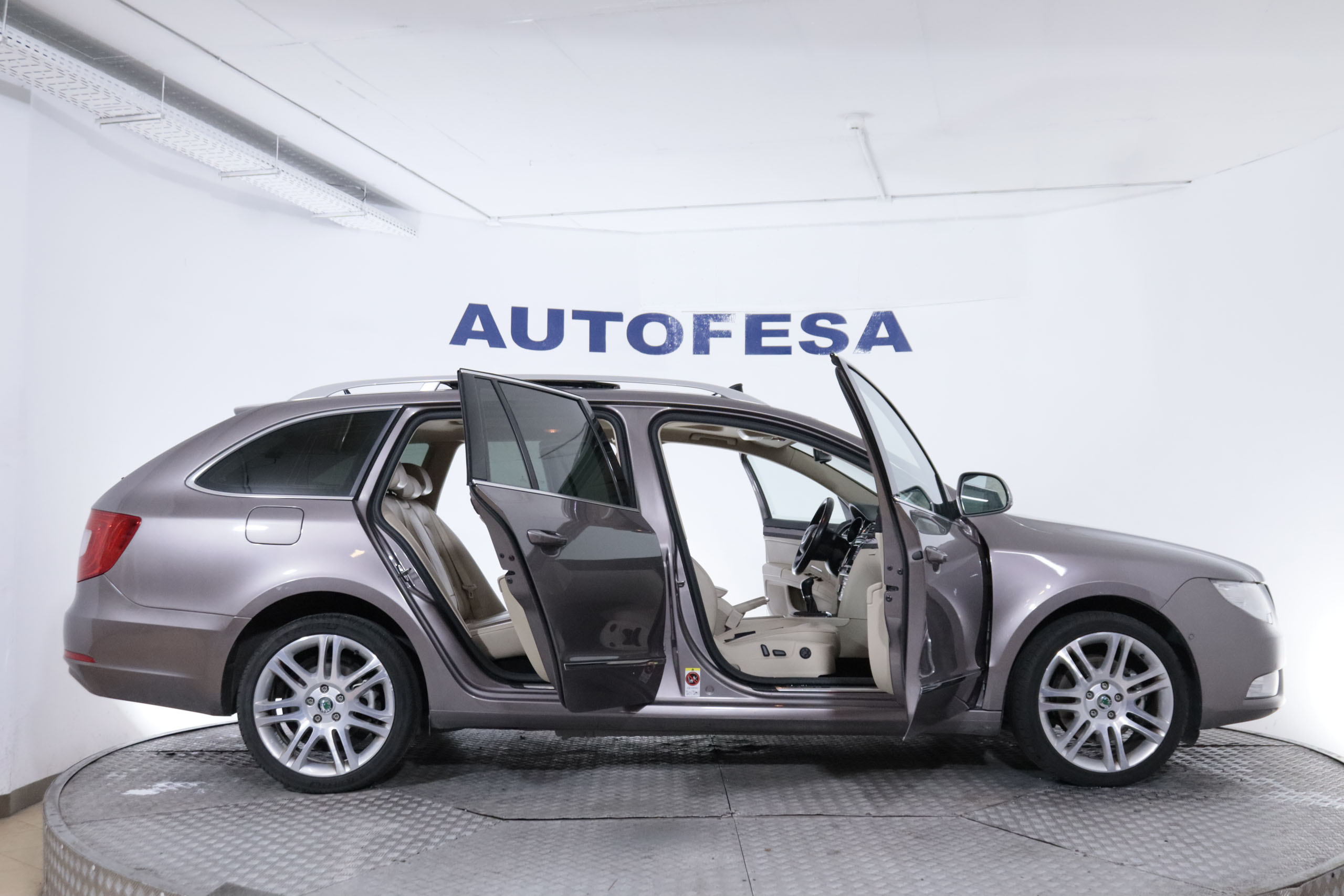 Skoda Superb 1.8 TSI 160CV 5P #CUERO, TECHO ELEC PANORAMICO, PARKTRONIC foto 13