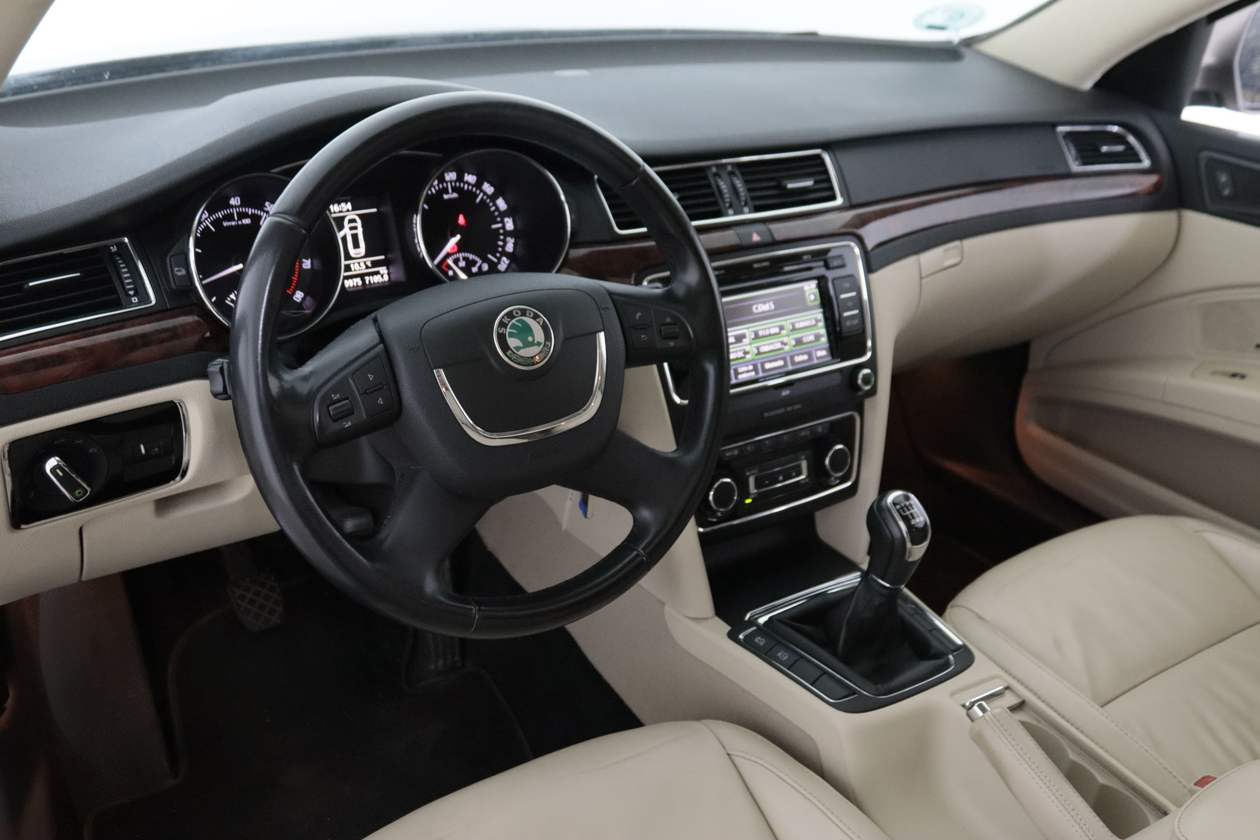 Skoda Superb 1.8 TSI 160CV 5P #CUERO, TECHO ELEC PANORAMICO, PARKTRONIC foto 14