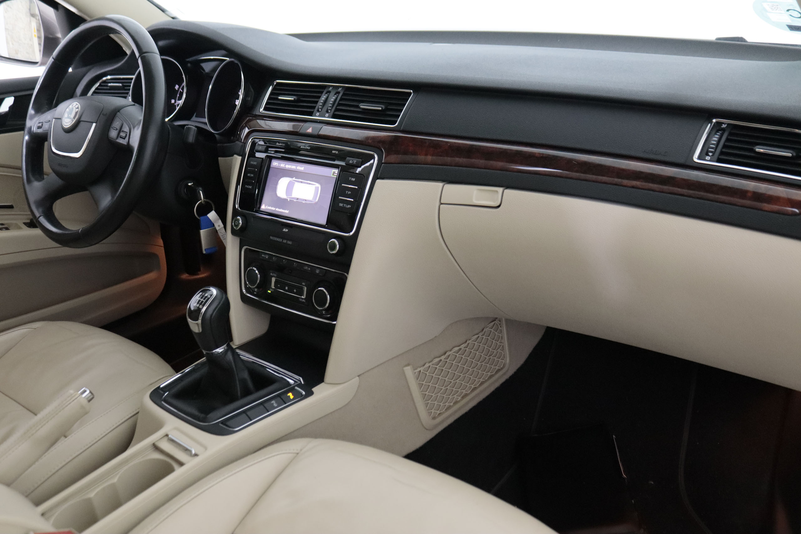 Skoda Superb 1.8 TSI 160CV 5P #CUERO, TECHO ELEC PANORAMICO, PARKTRONIC foto 15