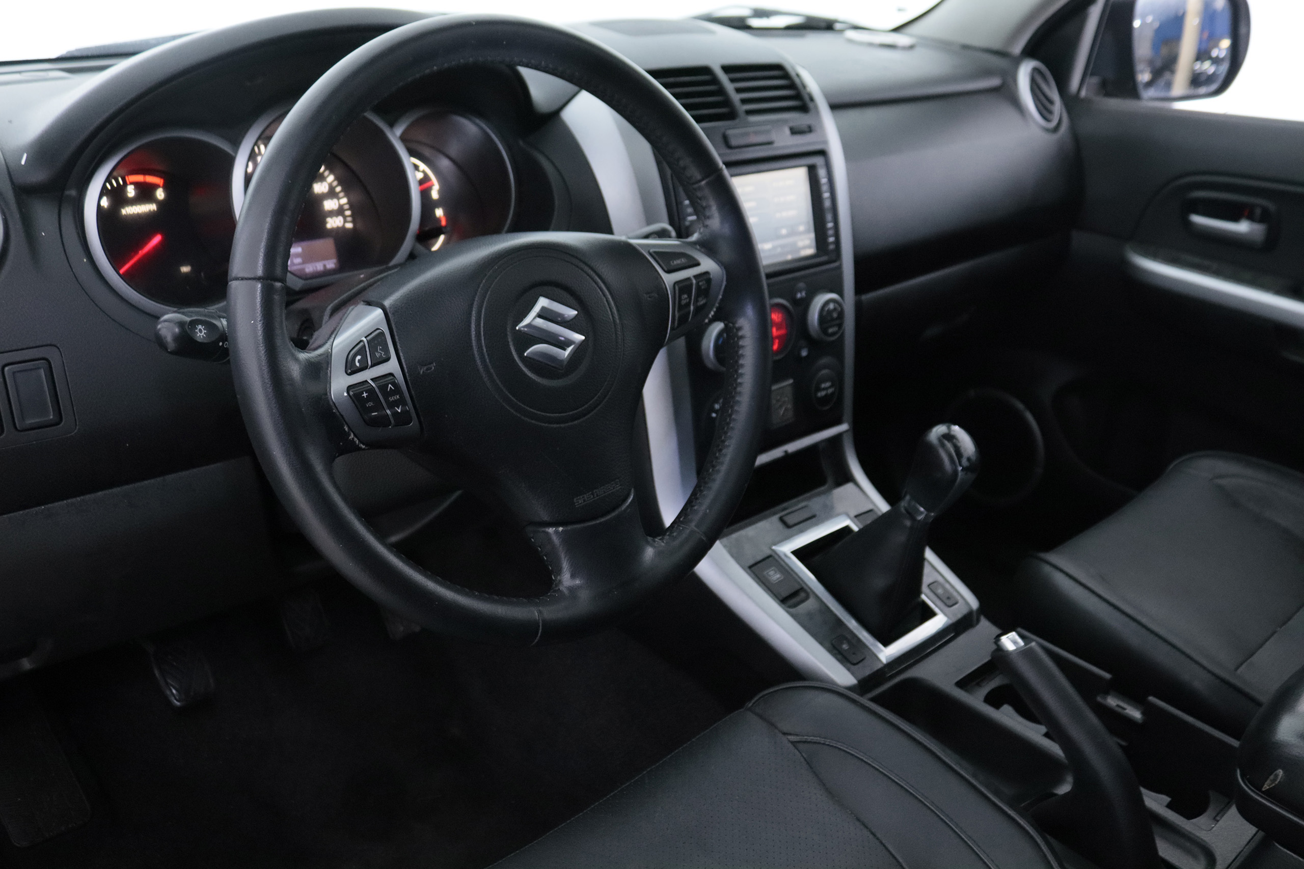 Suzuki Grand Vitara 1.9 DDIS LUXE 4X4 124CV 5P # TECHO ELEC, NAVY foto 14