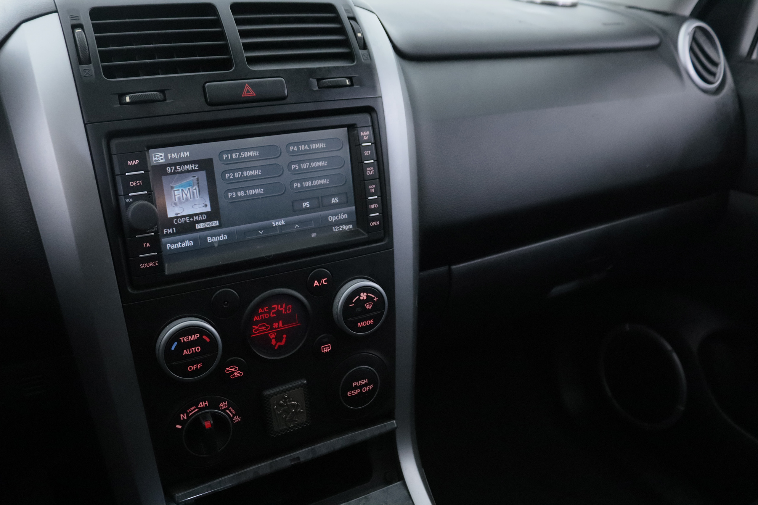 Suzuki Grand Vitara 1.9 DDIS LUXE 4X4 124CV 5P # TECHO ELEC, NAVY foto 18