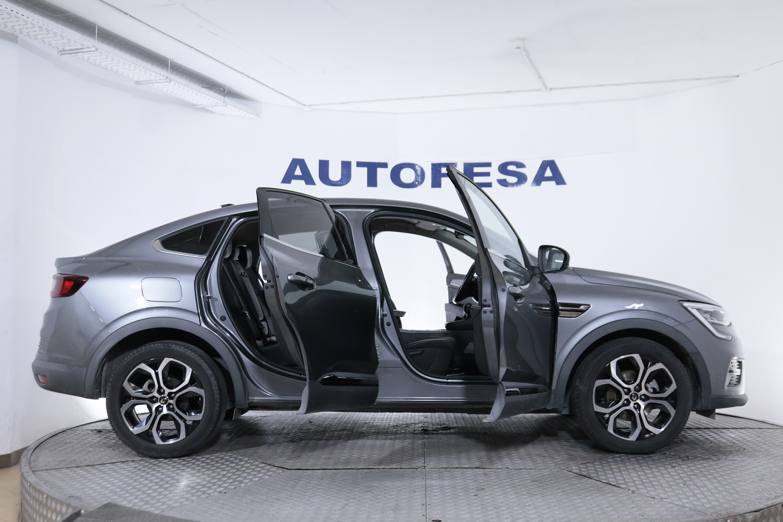 Renault ARKANA 1.6 E TECH ZEN AUTO 145CV 5P # NAVY, PARKTRONIC foto 11