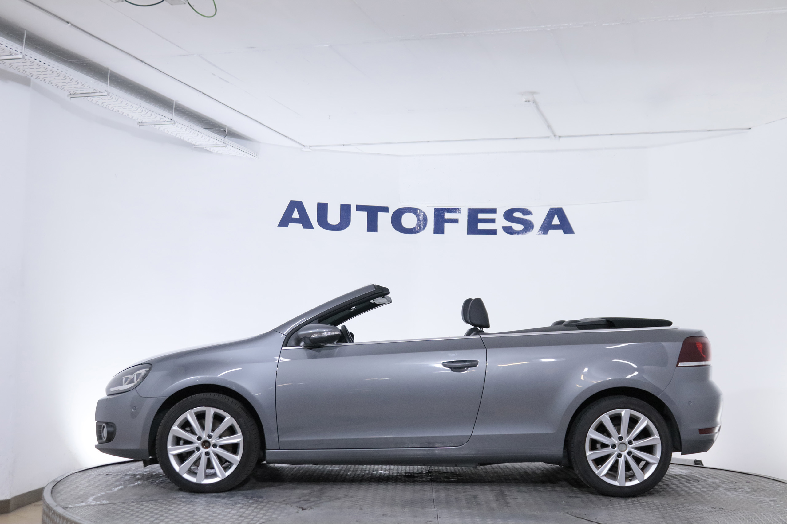Volkswagen Golf CABRIO 2.0 TDI DSG AUTO 140CV 2P # CUERO, PARKTRONIC foto 10