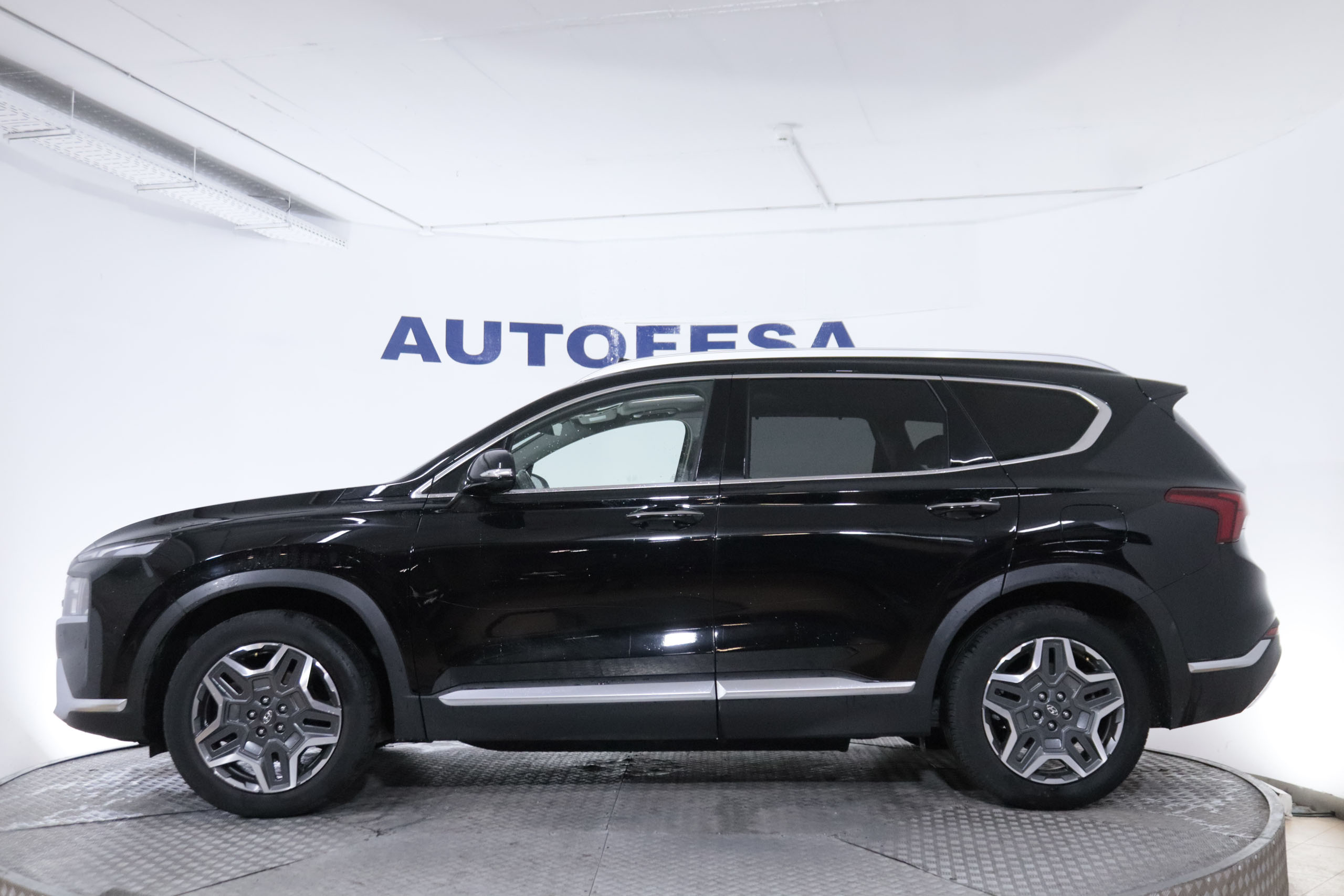 Hyundai Santa Fe 1.6 PHEV TECNO AUTO 265CV 4x4 7 PLAZAS 5P #CUERO, TECHO ELEC PANORAMICO, NAVY foto 6