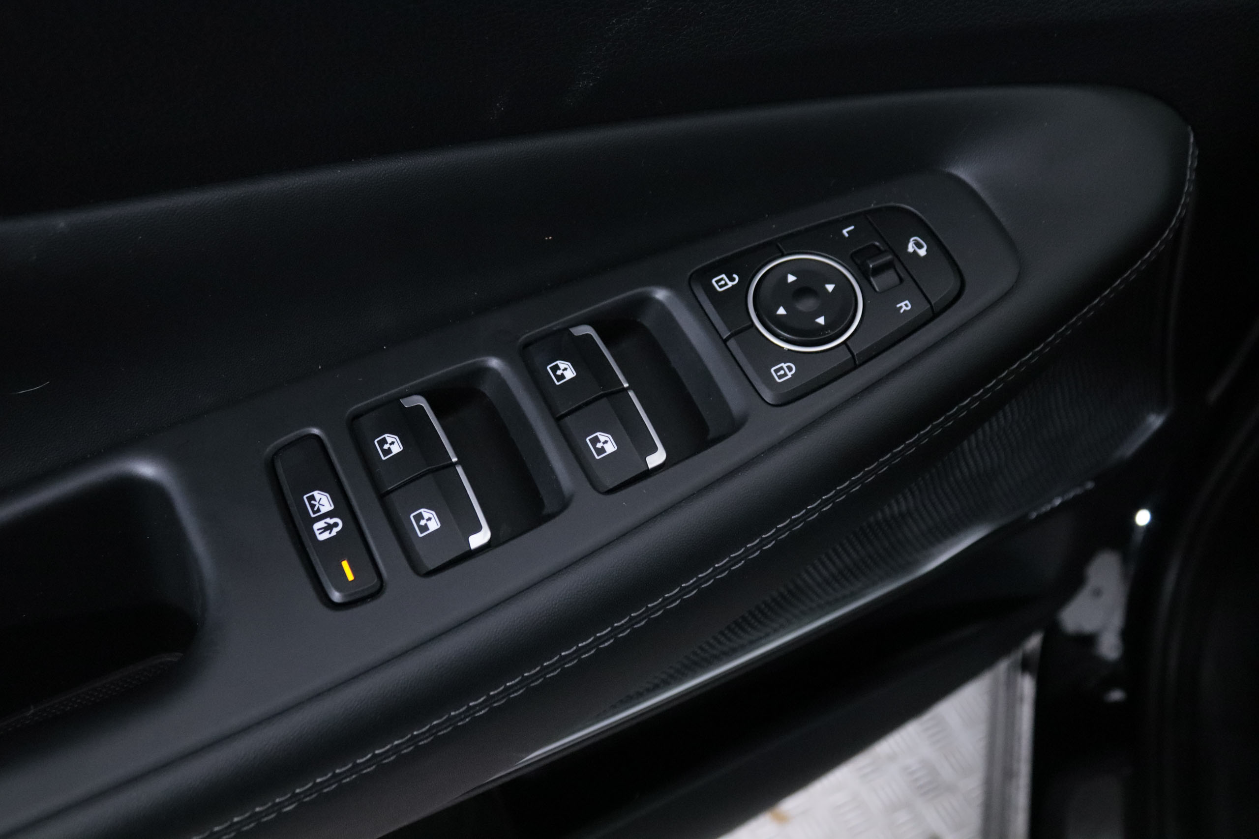 Hyundai Santa Fe 1.6 PHEV TECNO AUTO 265CV 4x4 7 PLAZAS 5P #CUERO, TECHO ELEC PANORAMICO, NAVY foto 30