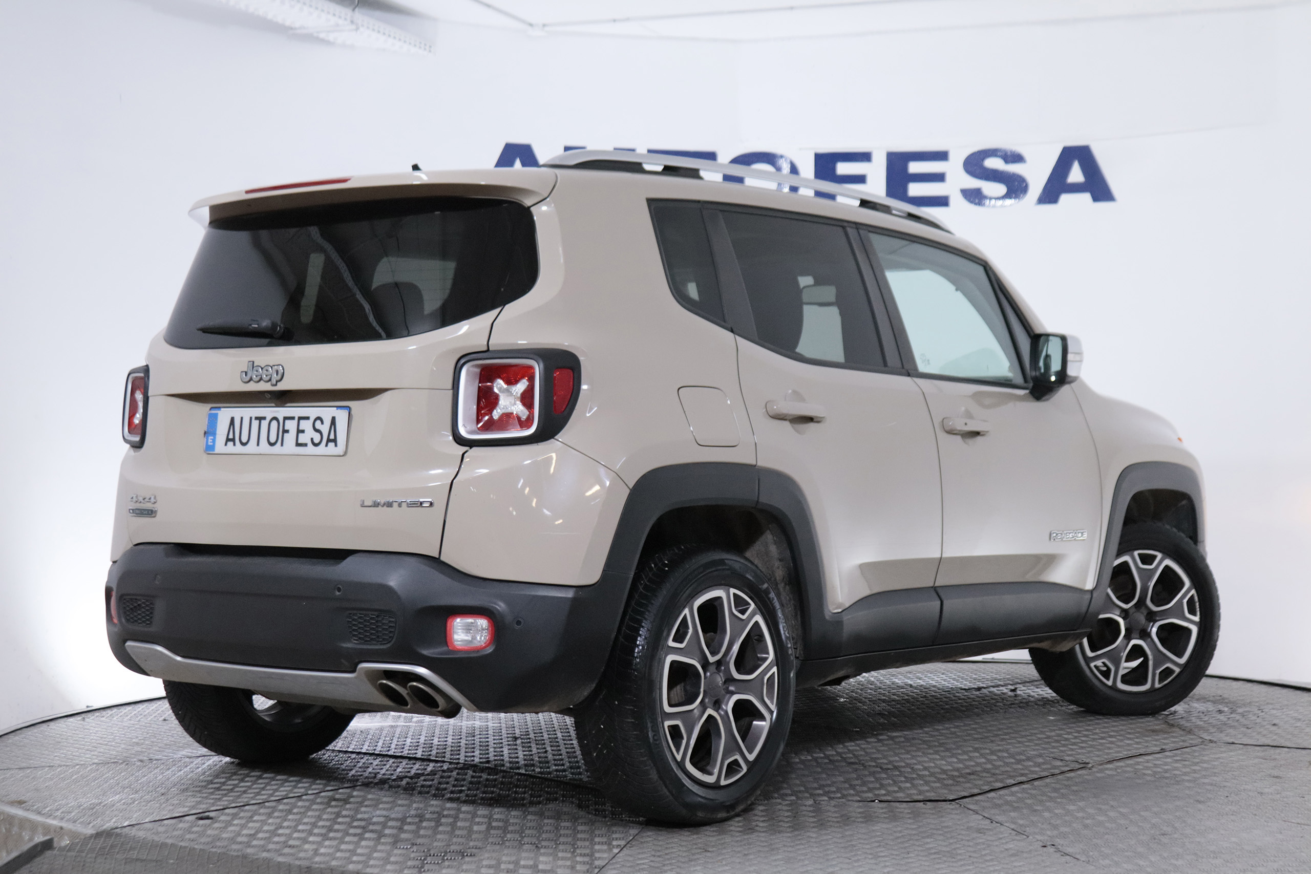 Jeep Renegade 2.0 MJET LIMITED 4X4 140CV 5P # CUERO, TECHO PANORAMICO foto 6