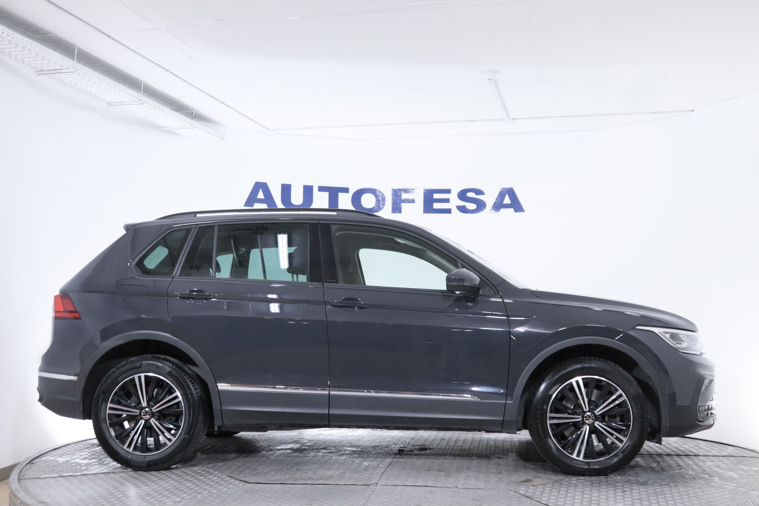 Volkswagen Tiguan 1.4 TSI E-HYBRID LIFE AUTO 245CV 5P #IVA DEDUCIBLE, NAVY, PARKTRONIC foto 5