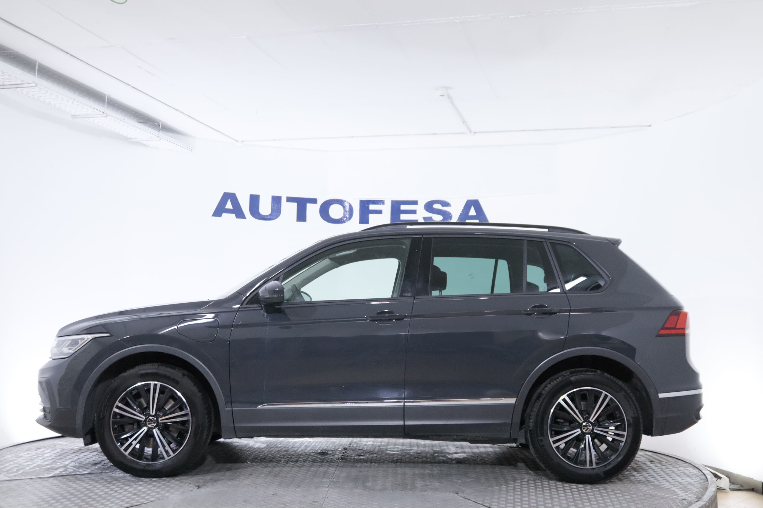 Volkswagen Tiguan 1.4 TSI E-HYBRID LIFE AUTO 245CV 5P #IVA DEDUCIBLE, NAVY, PARKTRONIC foto 9