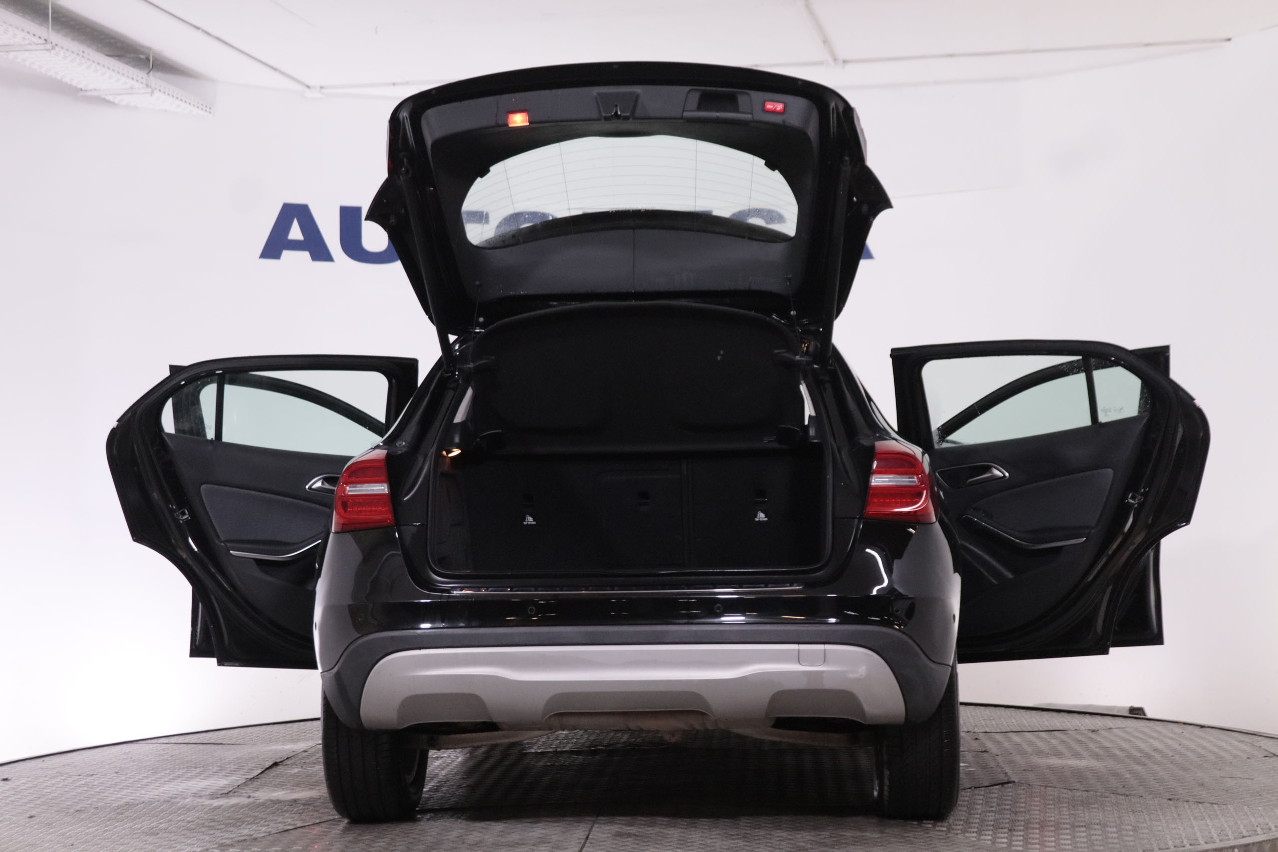 Mercedes-benz Gla 200 CLASE GLA 200D  4-MATIC STYLE AUTO 136CV 5P #NAVY, PARKTRONIC foto 11