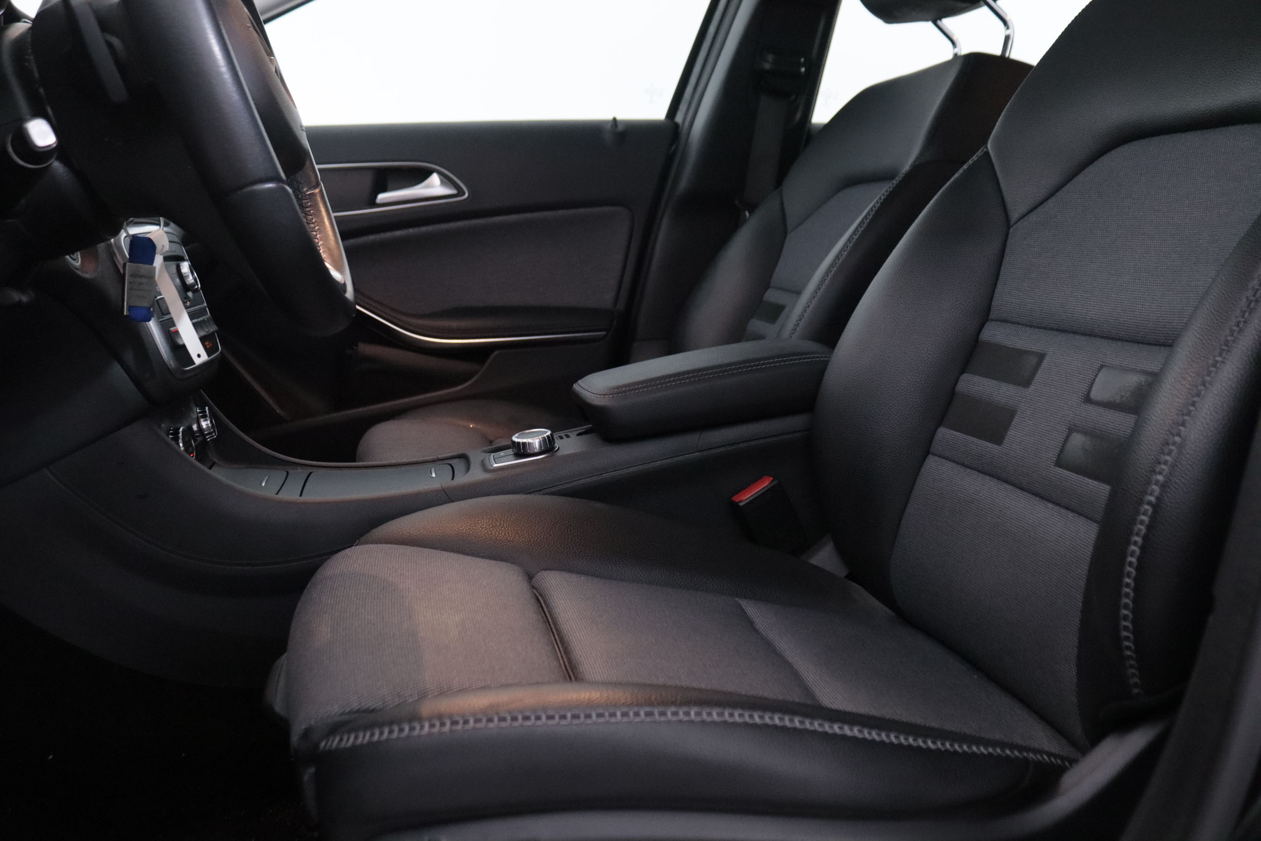 Mercedes-benz Gla 200 CLASE GLA 200D  4-MATIC STYLE AUTO 136CV 5P #NAVY, PARKTRONIC foto 23