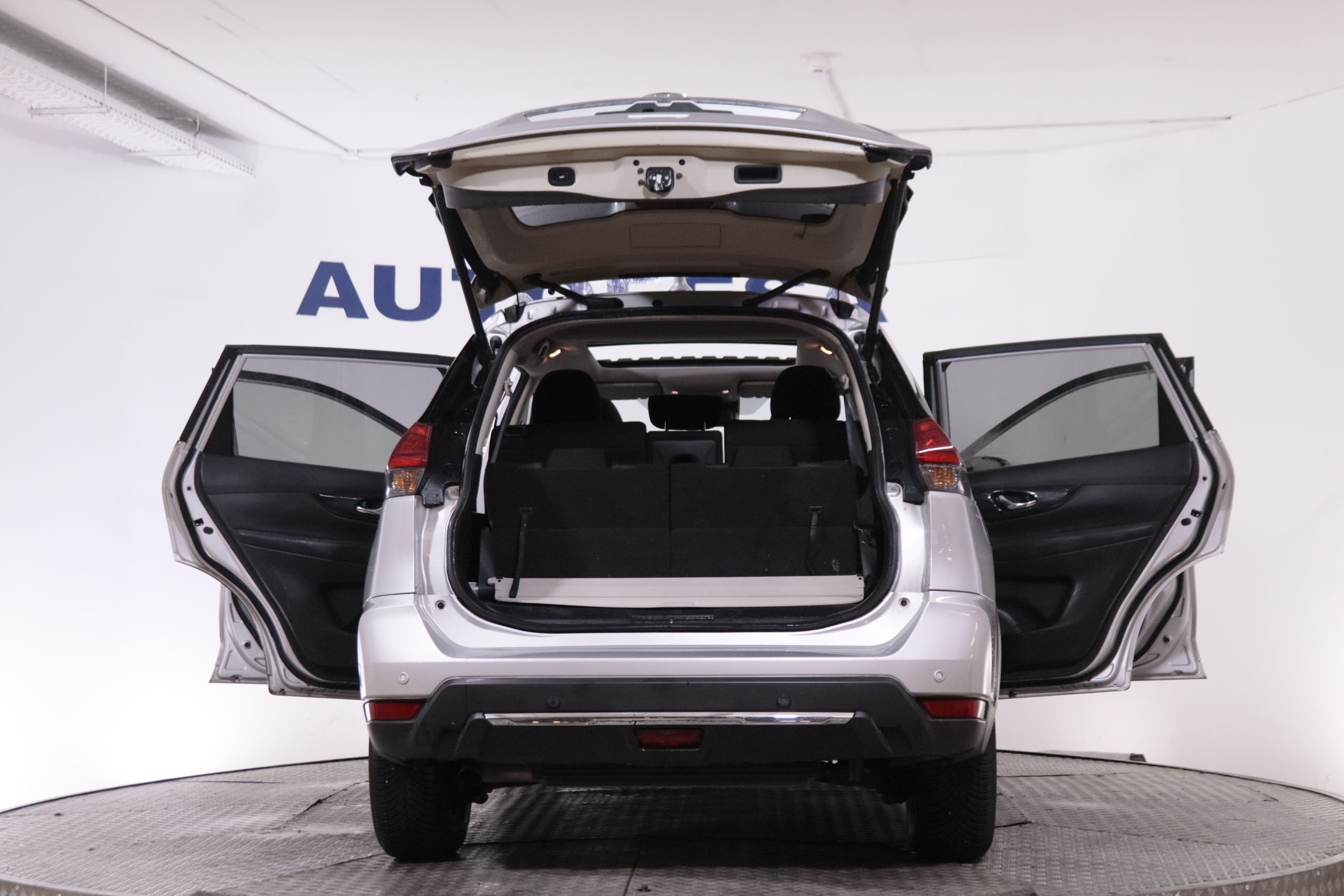 Nissan X-trail 1.3 DIGT N-CONNECTA 160CV AUTO 7 PLAZAS 5P #NAVY, PARKTRONIC foto 10