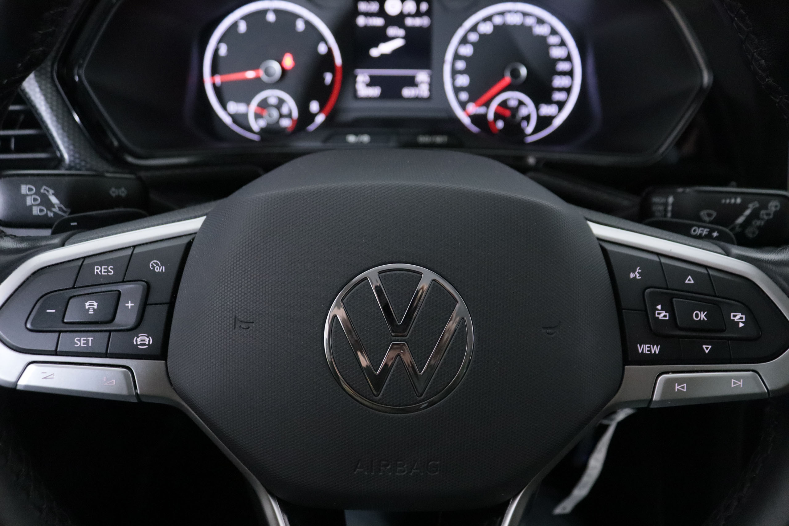 Volkswagen T-Cross 1.0 TSI DSG AUTO 110CV 5P # NAVY, PARKTRONIC foto 17