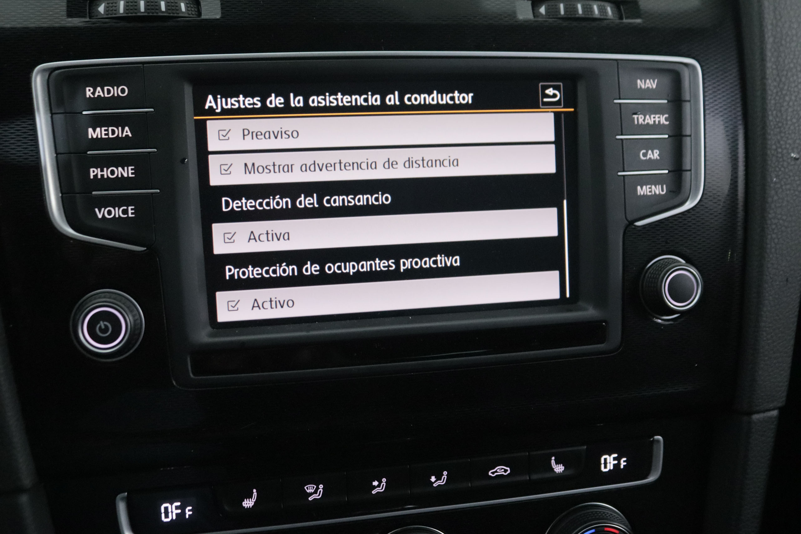 Volkswagen Golf 2.0 TSI DSG GTI 220CV 3P # CUERO, NAVY, PARKTRONIC foto 21