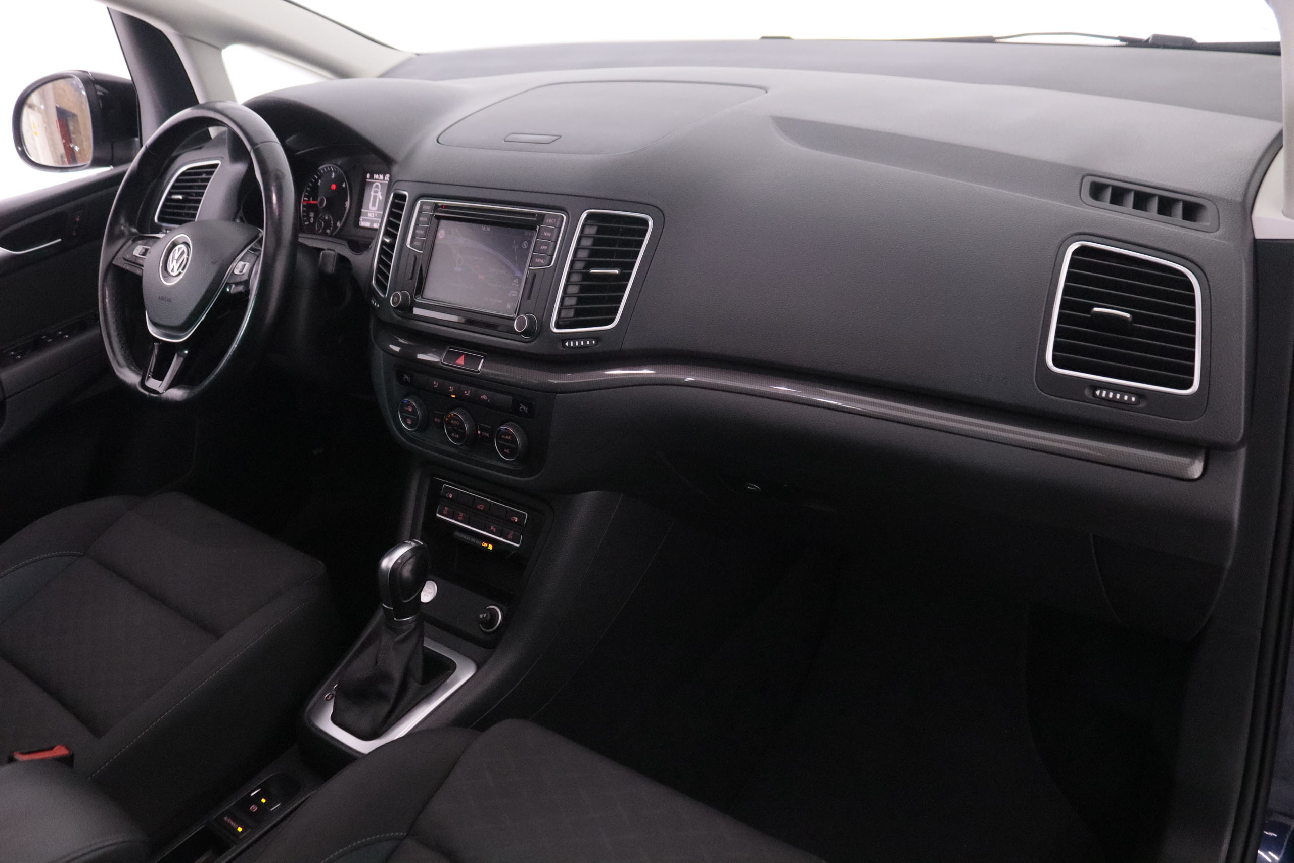 Volkswagen Sharan 2.0 TDI DSG AUTO 150CV 7 PLAZAS 5P # TECHO ELECT PANORAMICO, NAVY foto 17