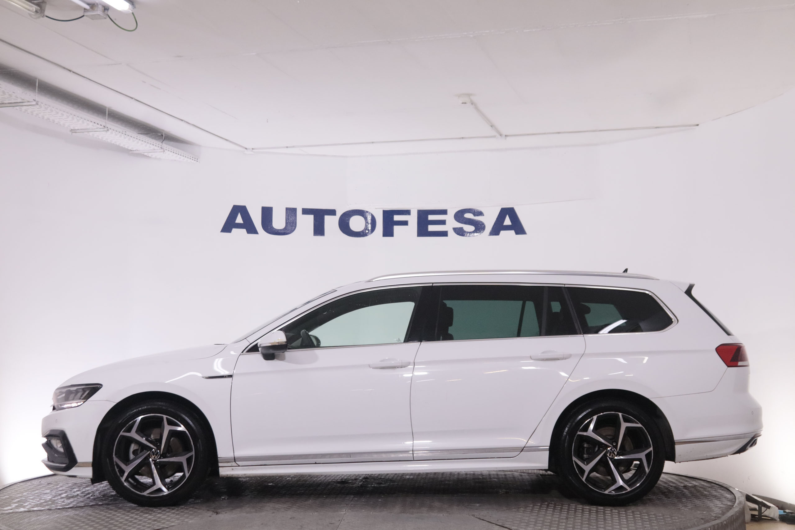 Volkswagen Passat 2.0 TDI VARIANT DSG R-LINE AUTO 150CV 5P # IVA DEDUCIBLE, CUERO, NAVY foto 13