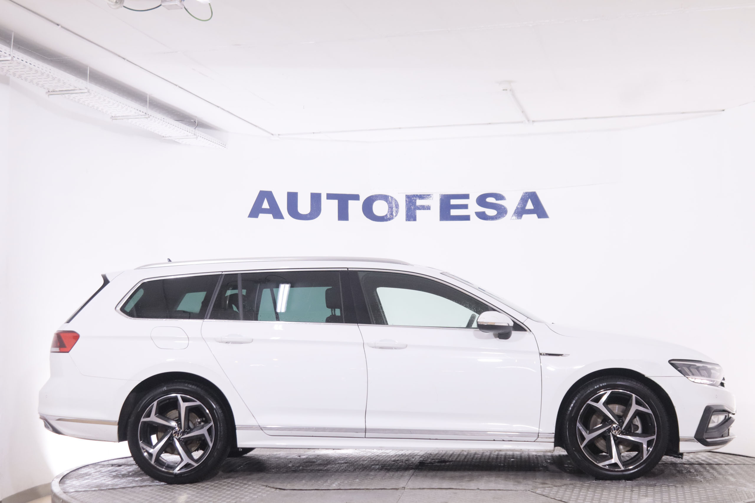 Volkswagen Passat 2.0 TDI VARIANT DSG R-LINE AUTO 150CV 5P # IVA DEDUCIBLE, CUERO, NAVY foto 9