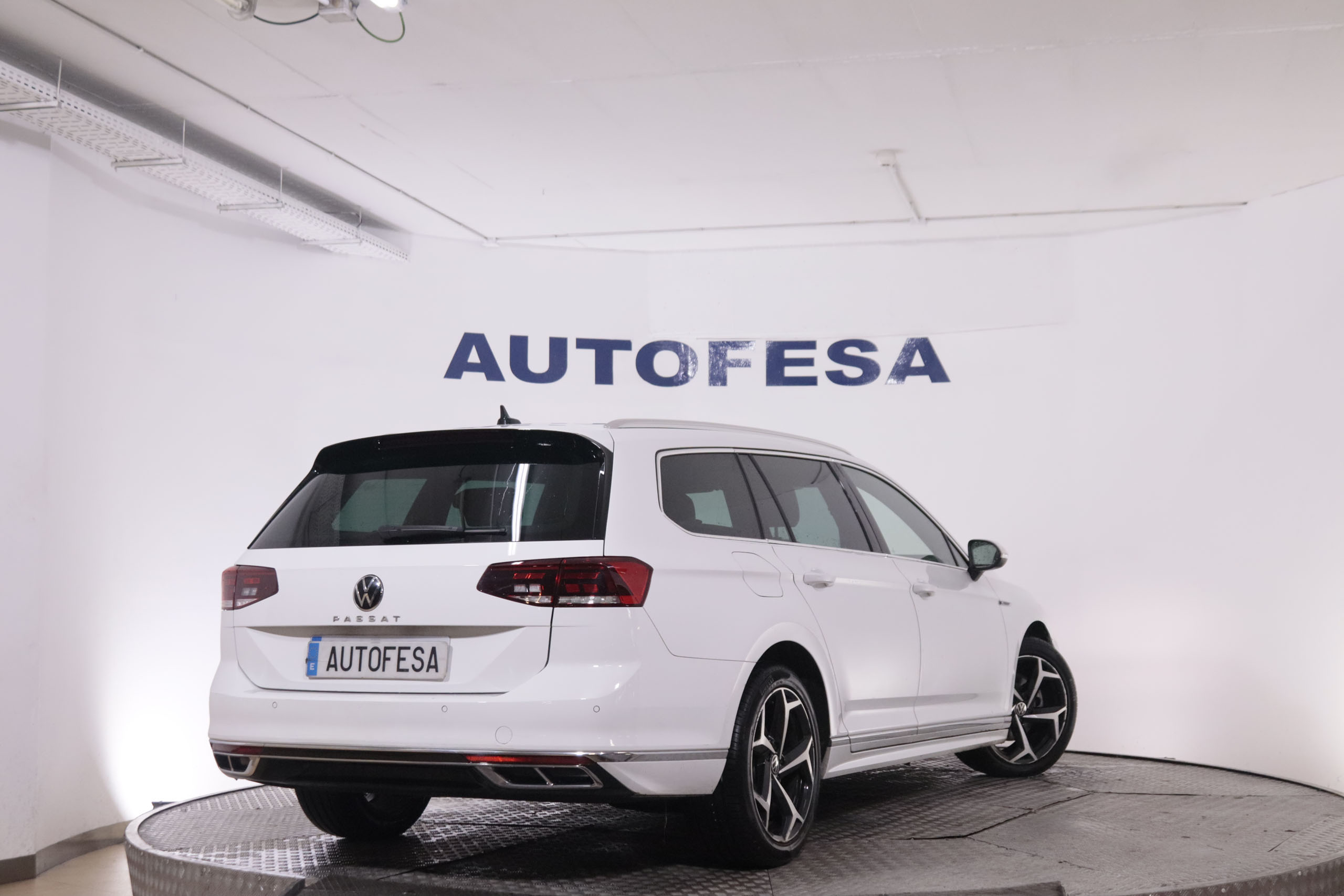 Volkswagen Passat 2.0 TDI VARIANT DSG R-LINE AUTO 150CV 5P # IVA DEDUCIBLE, CUERO, NAVY foto 7
