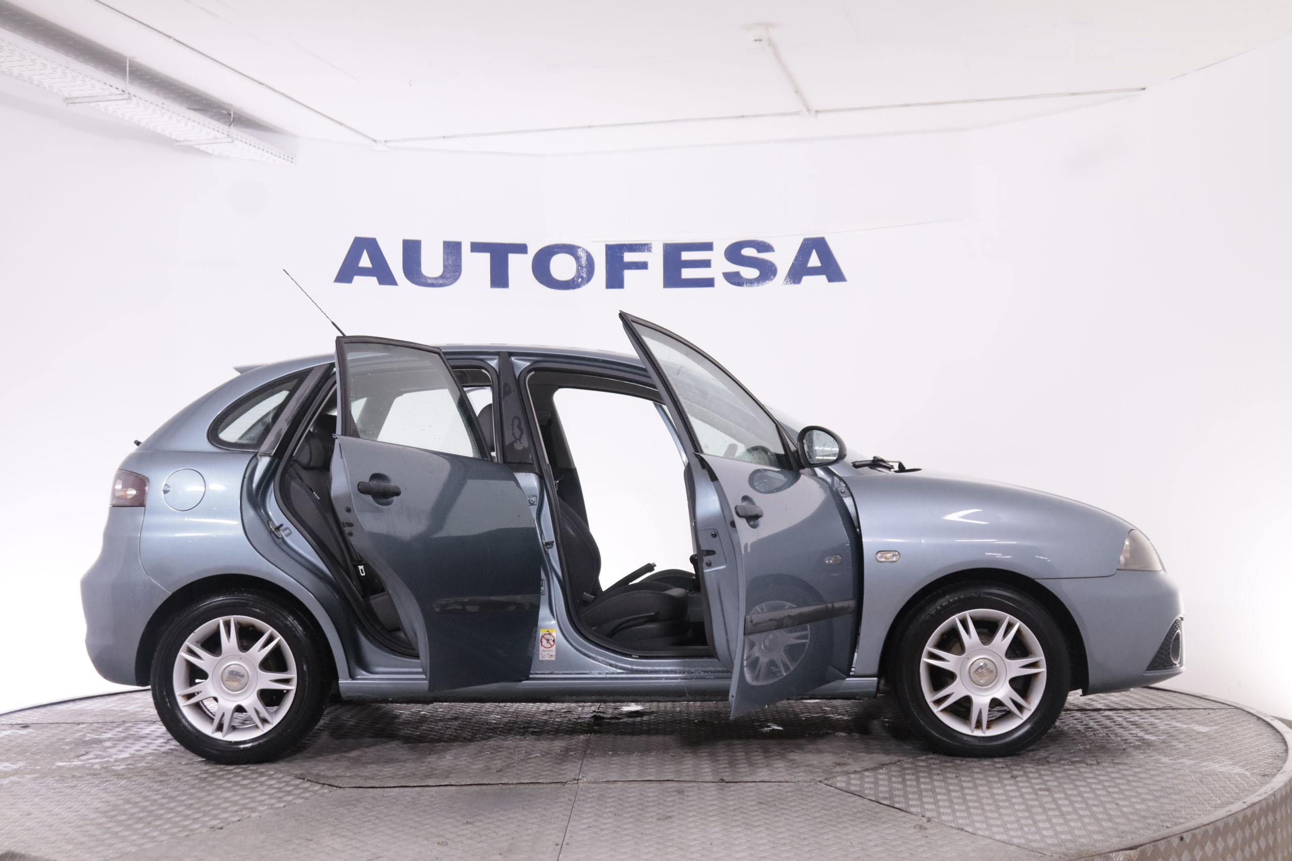 Seat Ibiza 1.4 TDI 80CV 5P foto 10