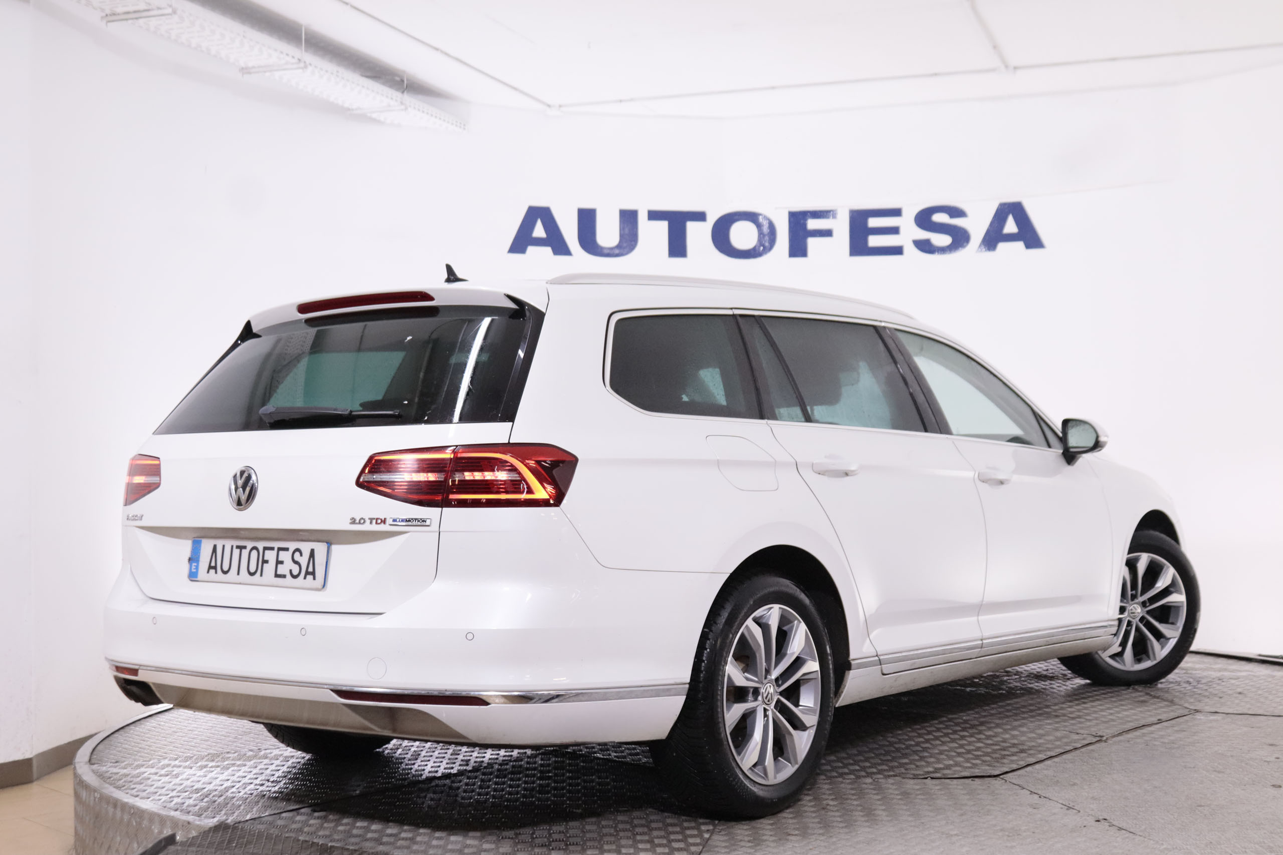 Volkswagen Passat VARIANT 2.0 TDI 190CV EXCLUSIVE AUTO DSG 5P # NAVY,CUERO,FAROS LED, foto 5