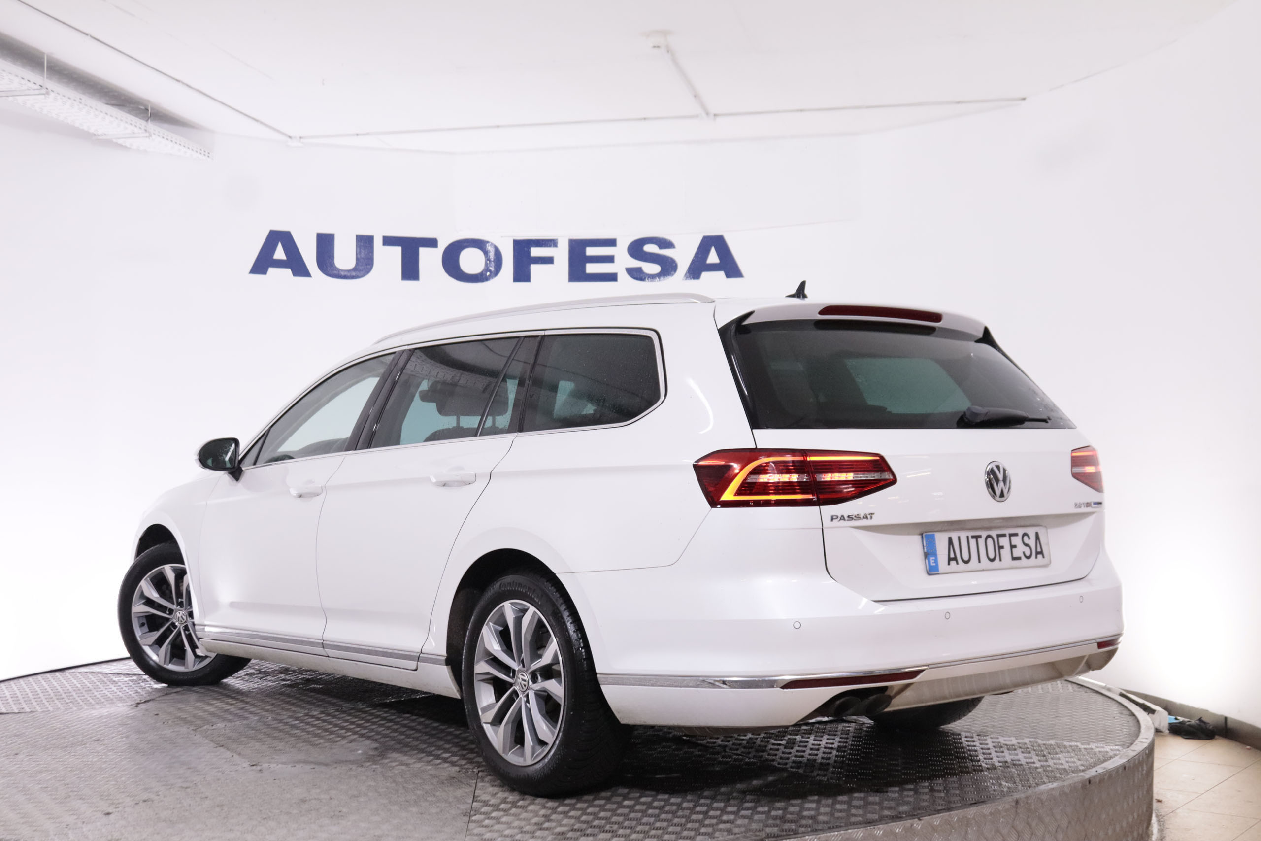 Volkswagen Passat VARIANT 2.0 TDI 190CV EXCLUSIVE AUTO DSG 5P # NAVY,CUERO,FAROS LED, foto 7