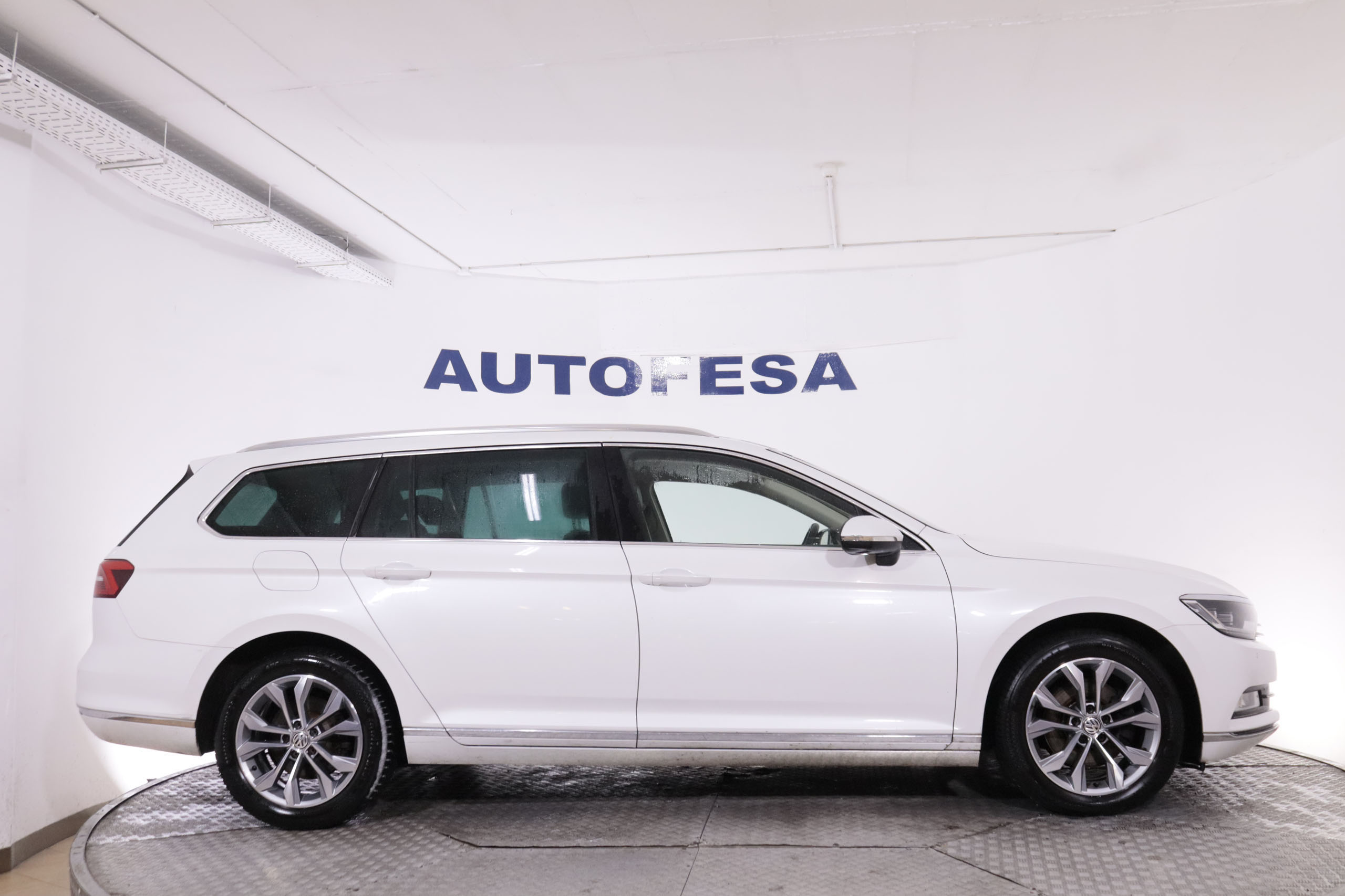 Volkswagen Passat VARIANT 2.0 TDI 190CV EXCLUSIVE AUTO DSG 5P # NAVY,CUERO,FAROS LED, foto 9