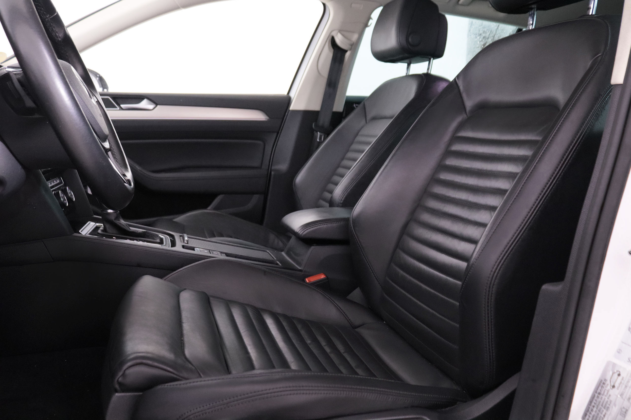 Volkswagen Passat VARIANT 2.0 TDI 190CV EXCLUSIVE AUTO DSG 5P # NAVY,CUERO,FAROS LED, foto 24