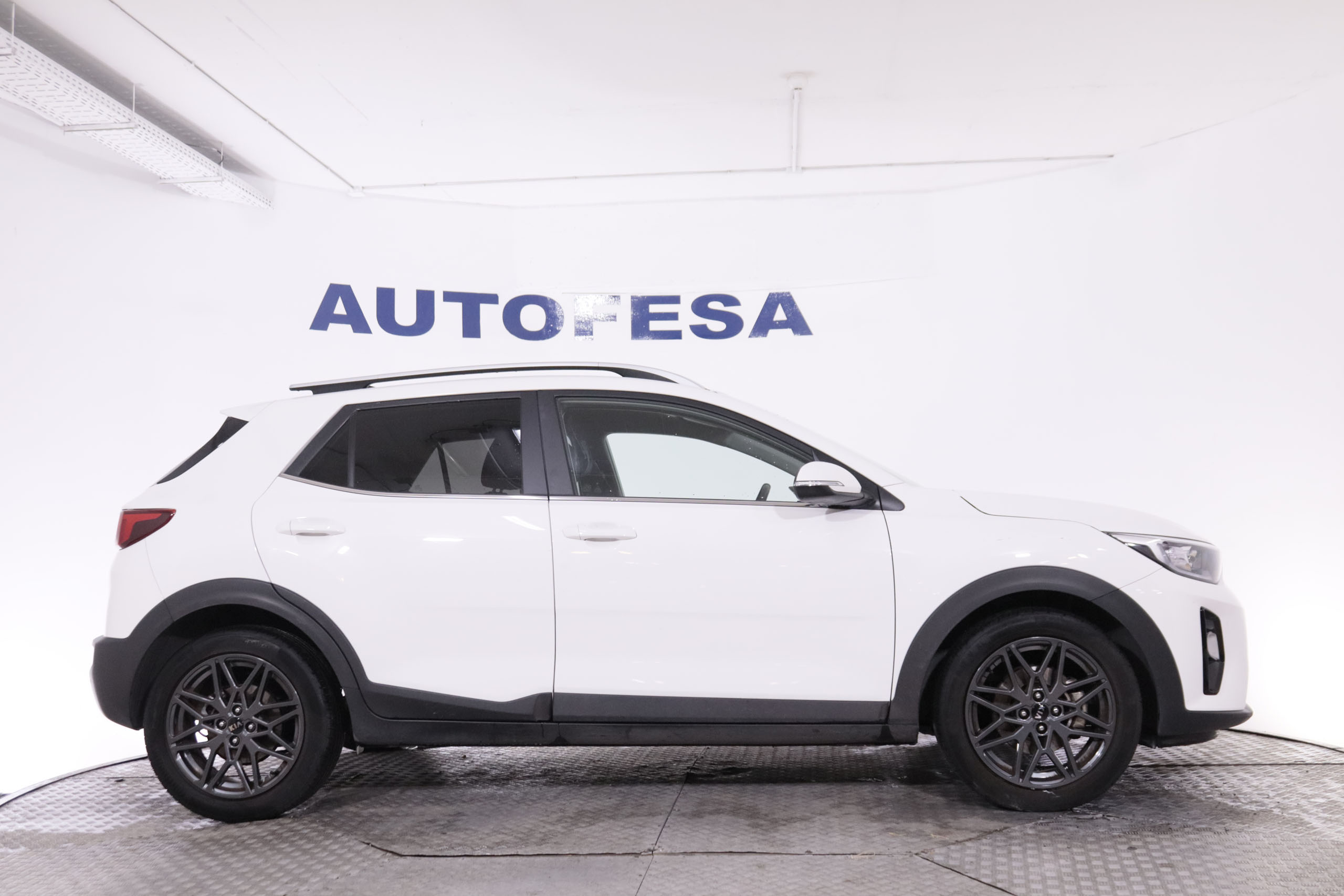 Kia Stonic 1.0 T-GDI BLACK EDITION DCT AUTO 120CV 5P # IVA DEDUCIBLE, CUERO, NAVY foto 9