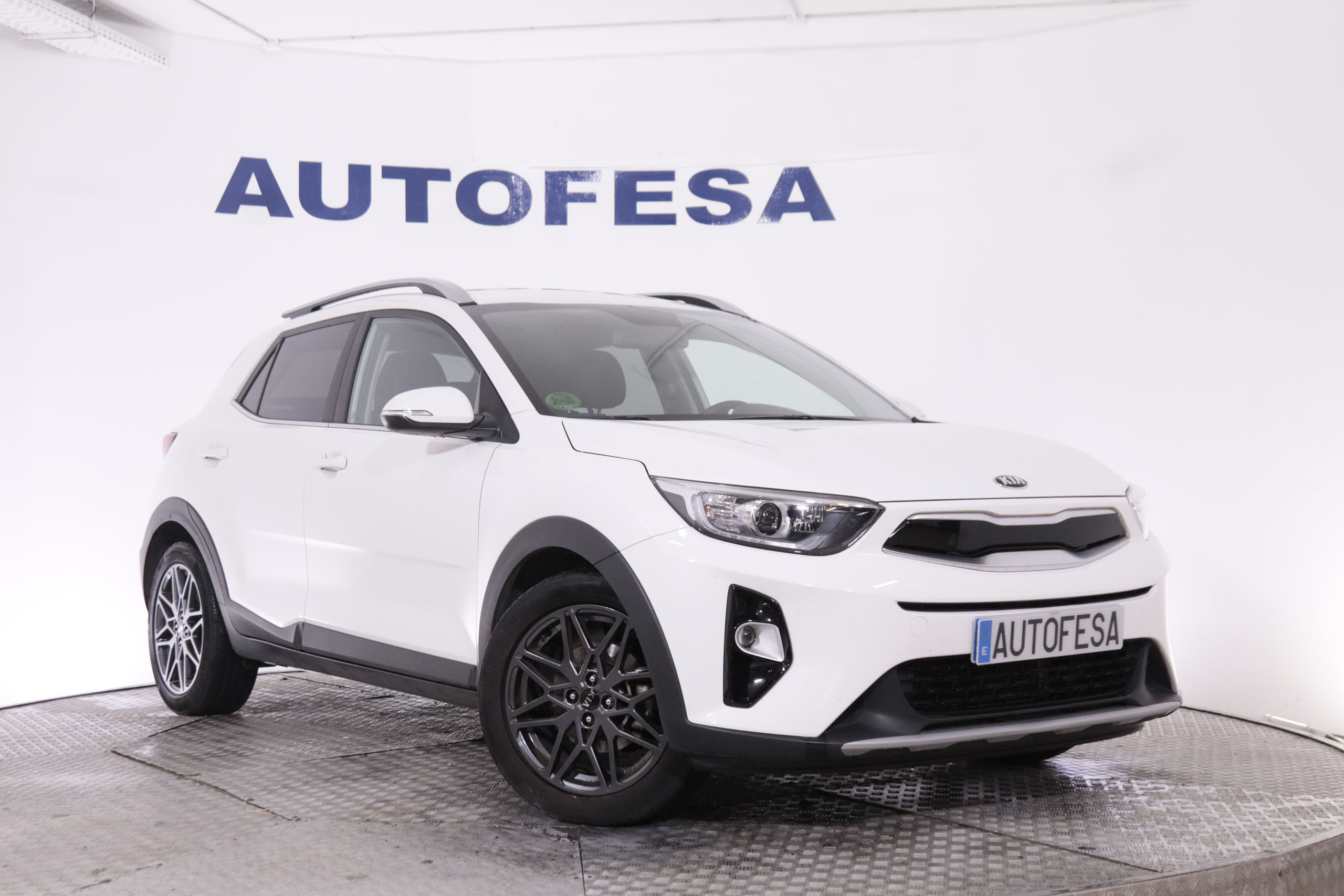 Kia Stonic 1.0 T-GDI BLACK EDITION DCT AUTO 120CV 5P # IVA DEDUCIBLE, CUERO, NAVY foto 3