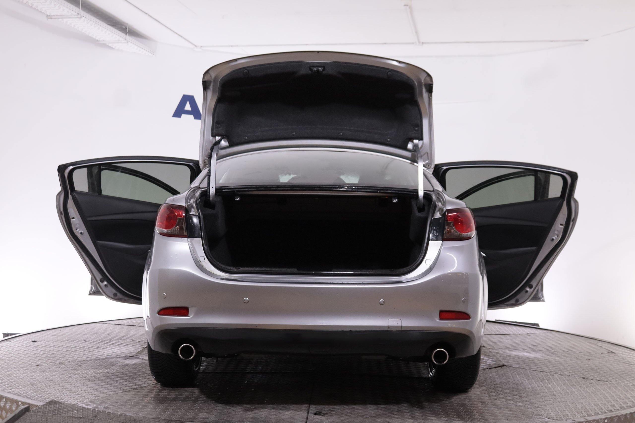 Mazda 6 2.2 SKYACTIV-D STYLE 150CV 4P # NAVY, PARKTRONIC foto 10