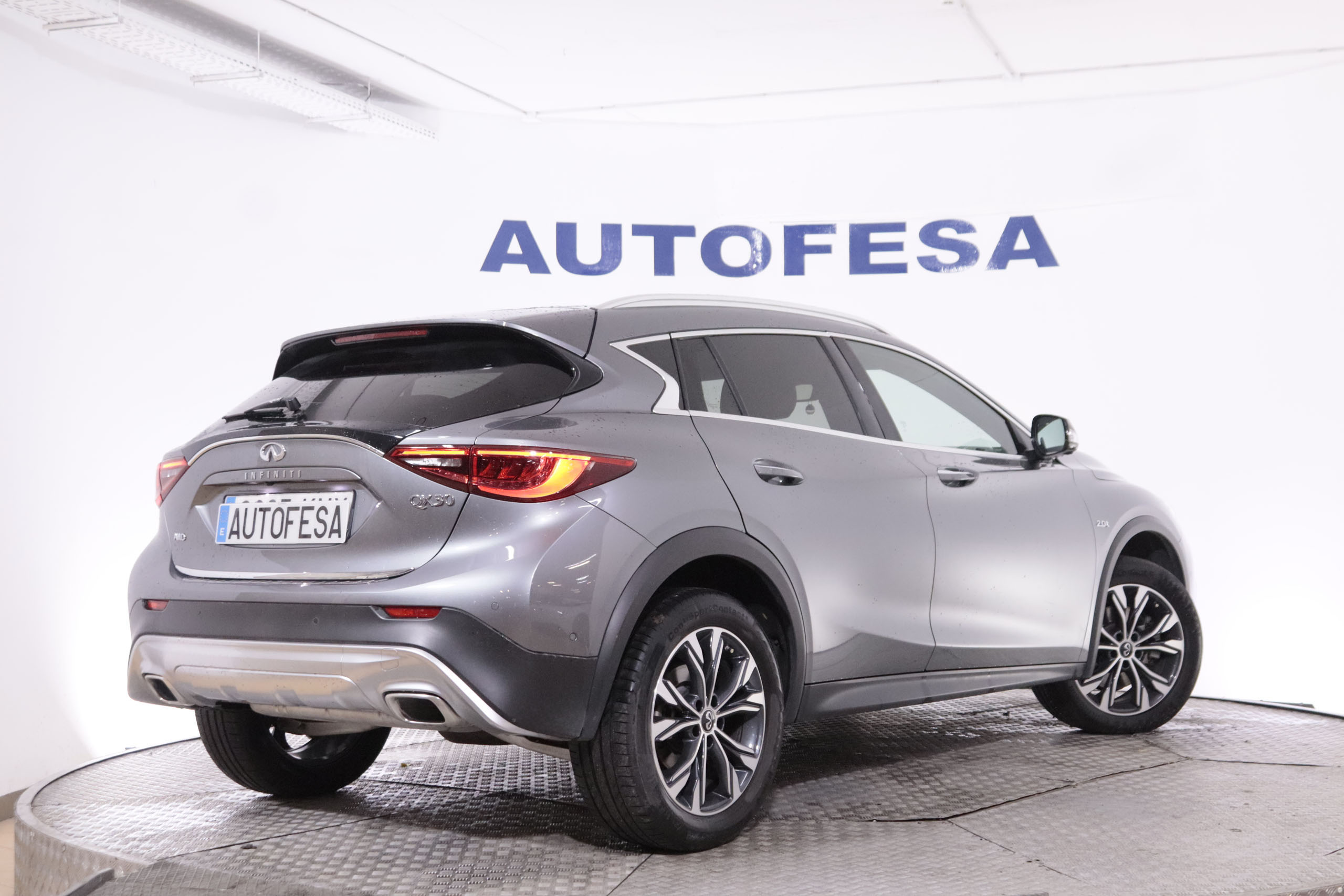 Infiniti Qx30 2.0T PREMIUM TECH AWD AUTO 211CV 5P # CUERO, TECHO PANORAMICO, NAVY foto 7