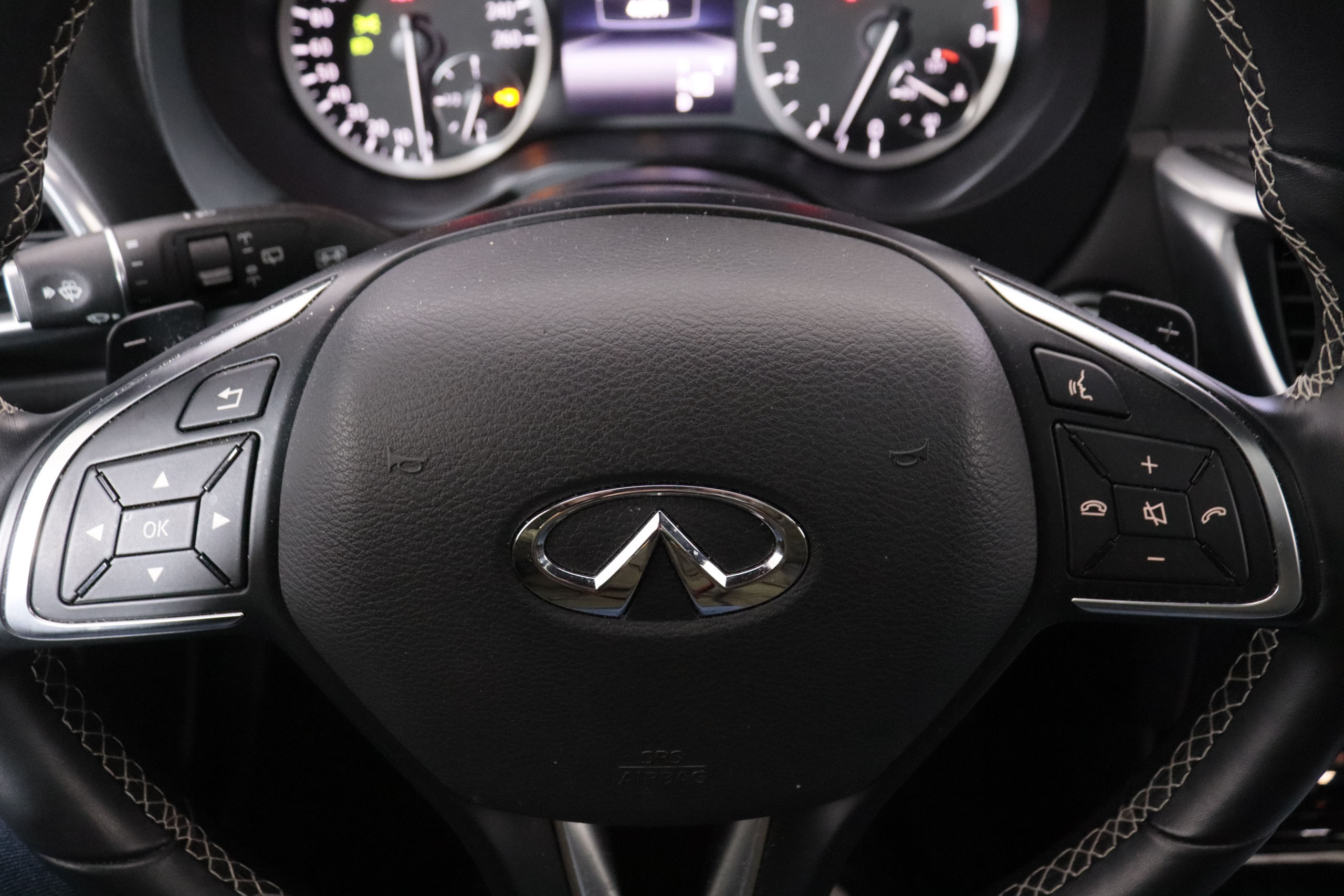 Infiniti Qx30 2.0T PREMIUM TECH AWD AUTO 211CV 5P # CUERO, TECHO PANORAMICO, NAVY foto 19