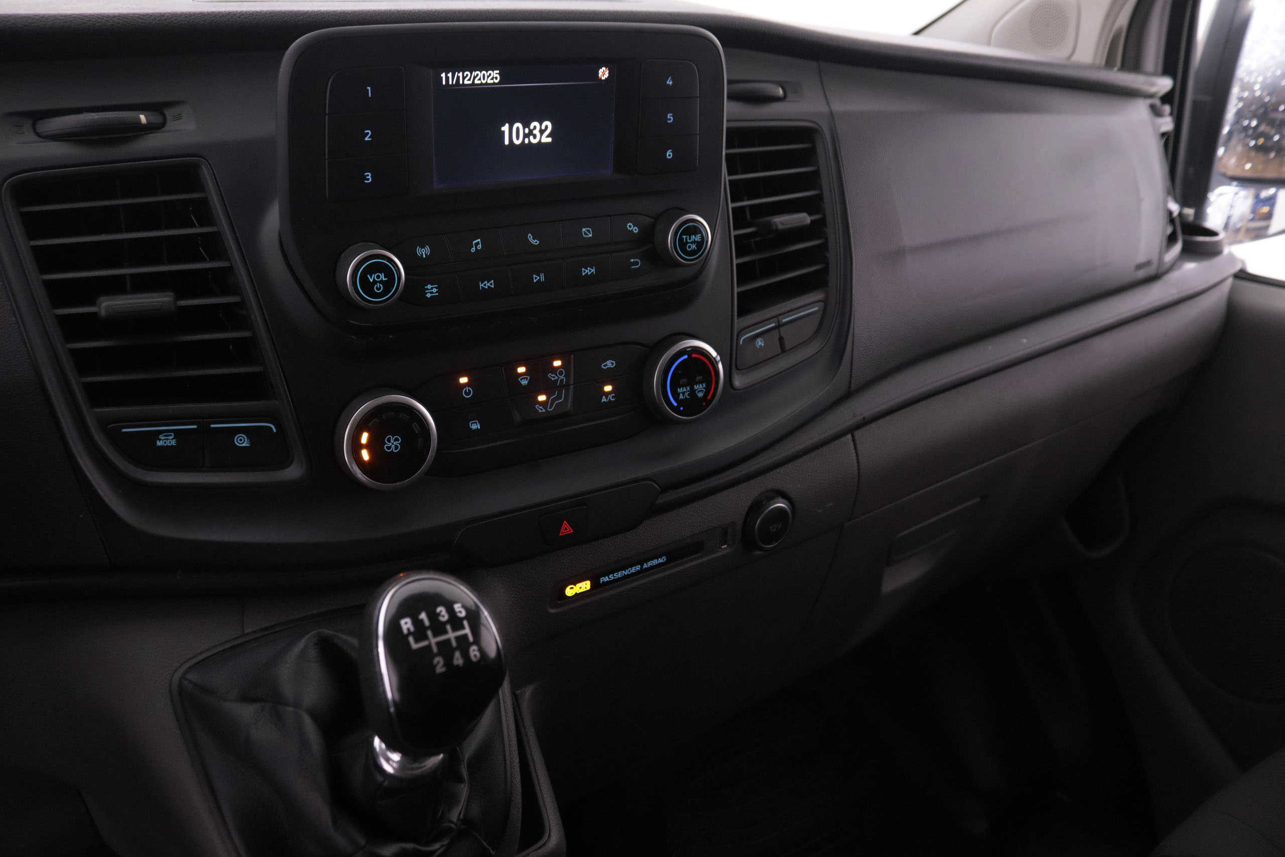 Ford Transit  Custom KOMBI 2.0 TDCI 105CV 9 PLAZAS 4P # IVA DEDUCIBLE, BLUETOOTH foto 18