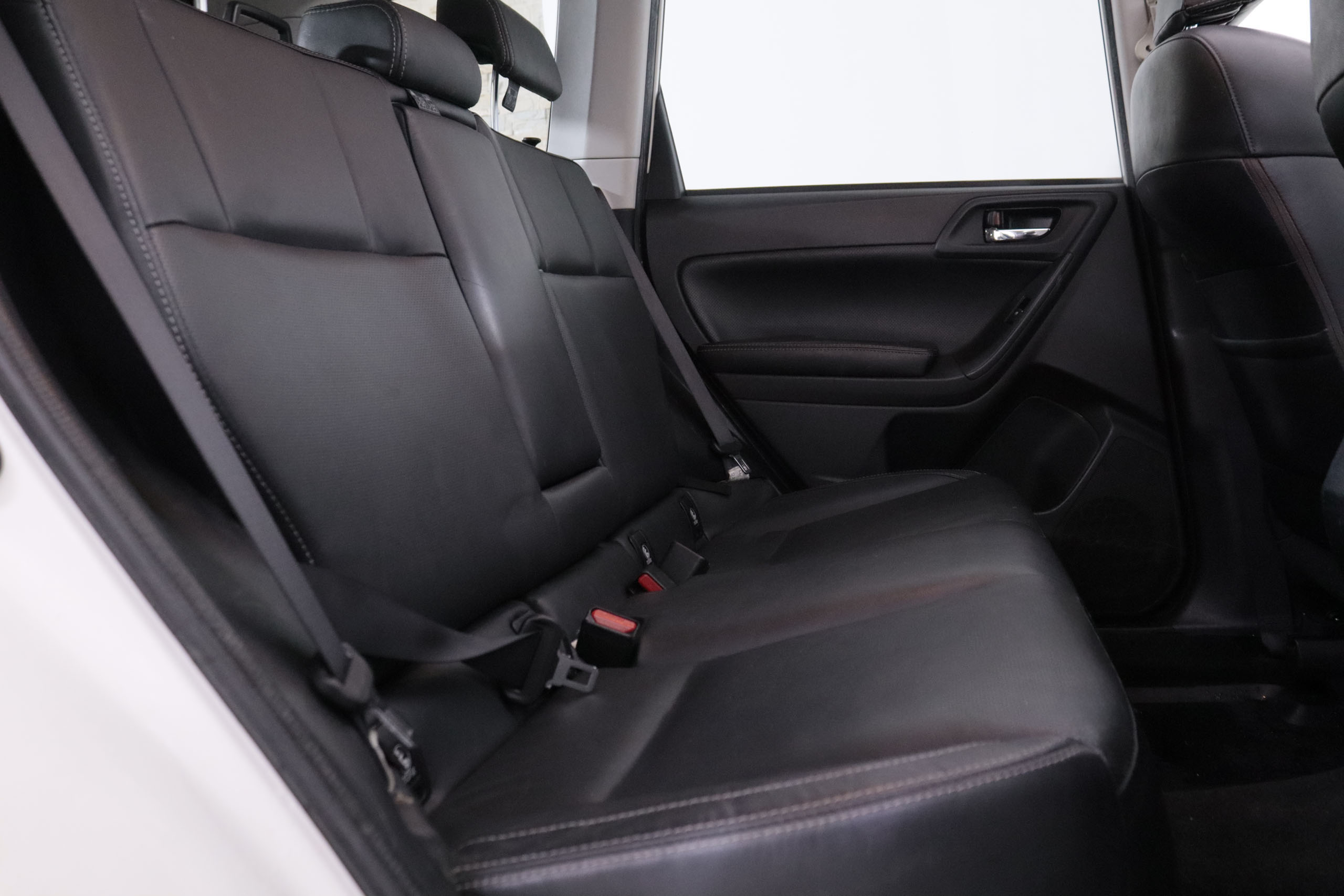 Subaru Forester 2.0TD EXECUTIVE LINEARTRONIC 4X4 AUTO 150CV 5P #CUERO, TECHO ELEC, NAVY foto 28