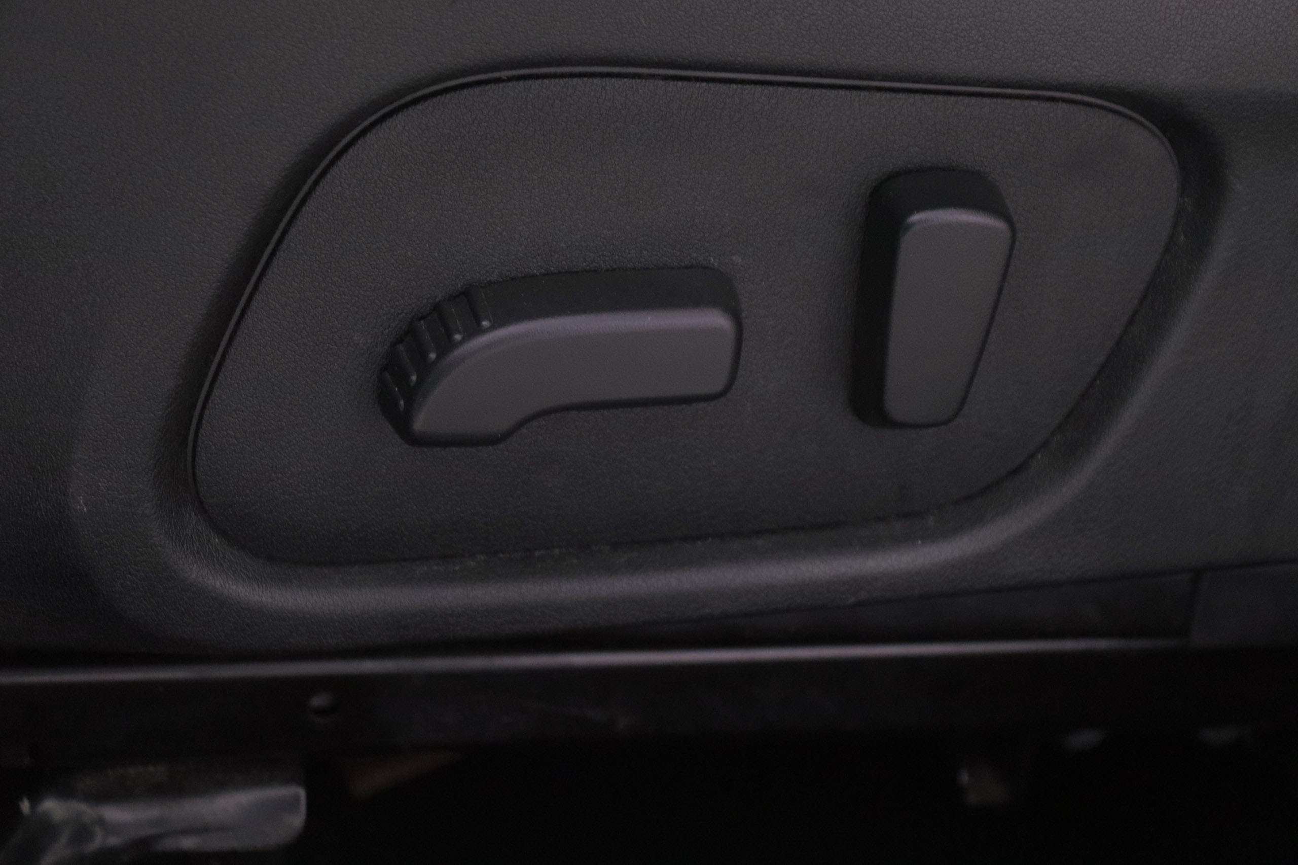 Subaru Forester 2.0TD EXECUTIVE LINEARTRONIC 4X4 AUTO 150CV 5P #CUERO, TECHO ELEC, NAVY foto 26