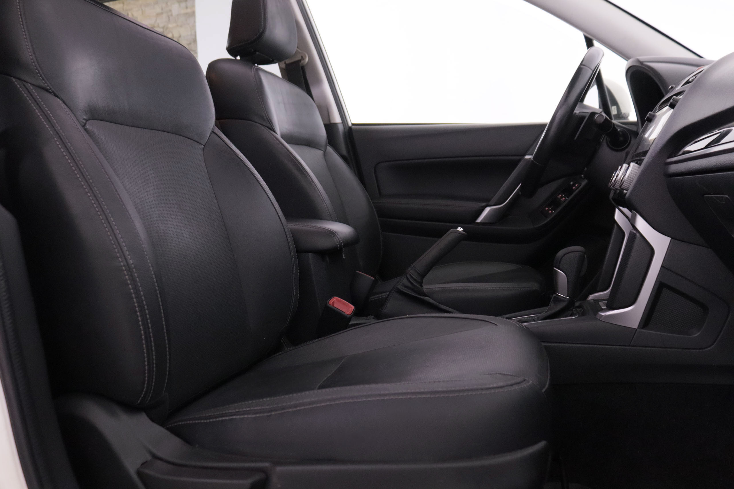 Subaru Forester 2.0TD EXECUTIVE LINEARTRONIC 4X4 AUTO 150CV 5P #CUERO, TECHO ELEC, NAVY foto 27