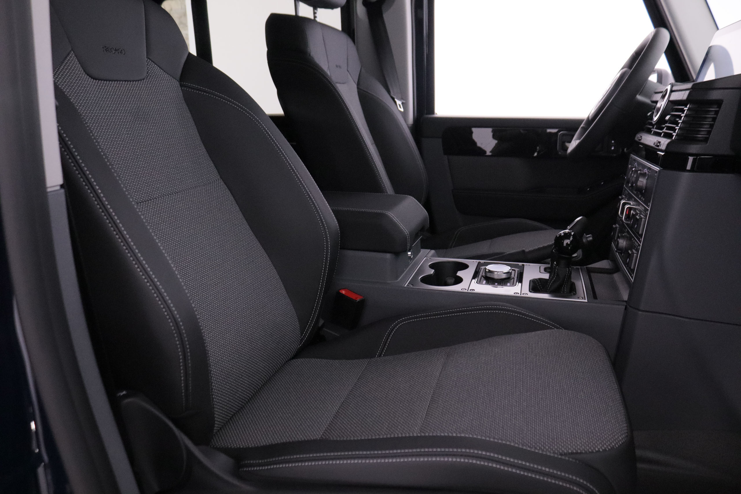 Ineos Grenadier 3.0 4X4 AUTO 286CV 5P VENTA SOLO PROFESIONALES # GARANTIA FAB 2030, PARKTRONIC foto 29