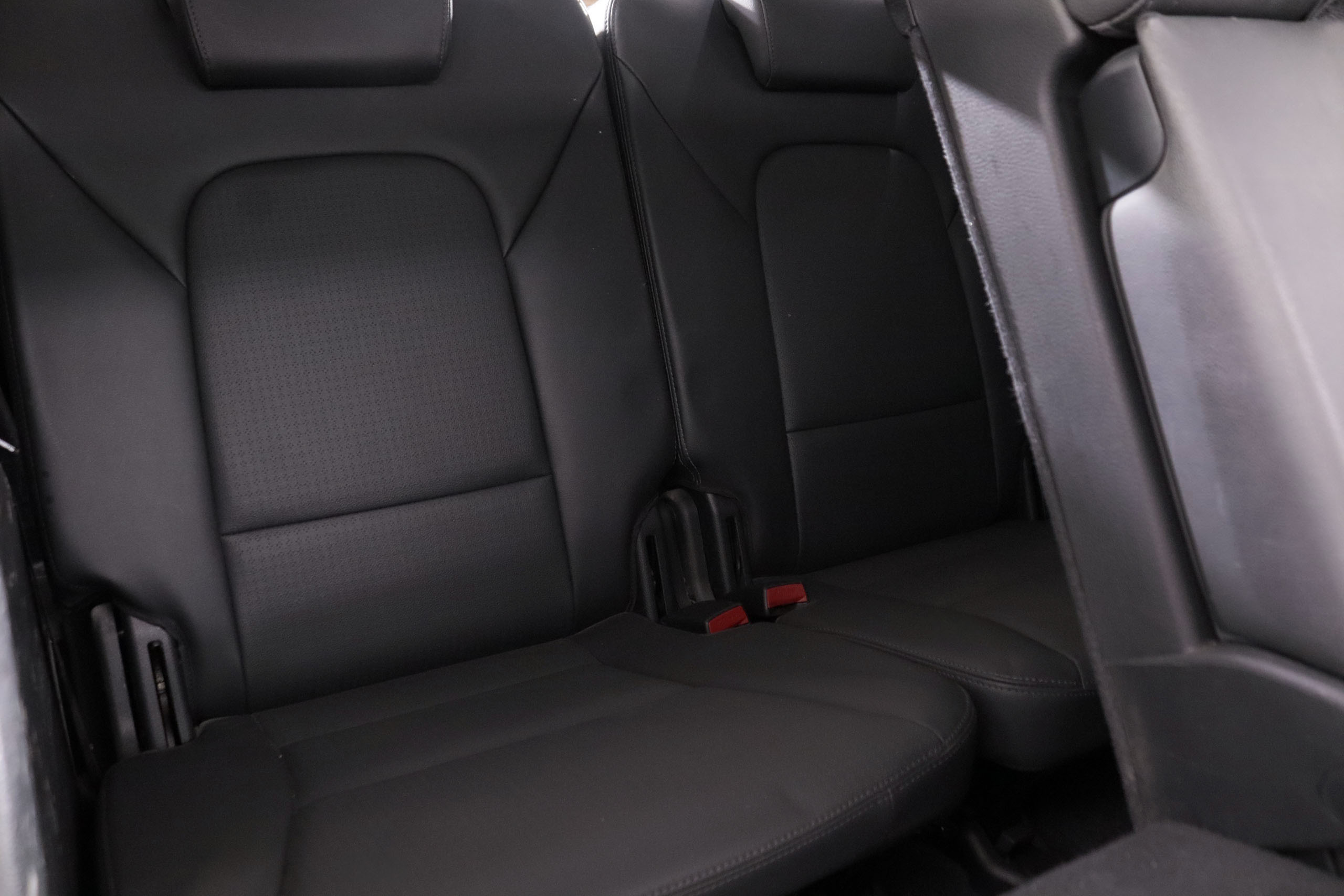 Hyundai Santa Fe 2.2 CRD AWD 197CV 7PLAZAS 5P # CUERO, TECHO ELEC PANORAMICO, NAVY, PARKTRONIC foto 25