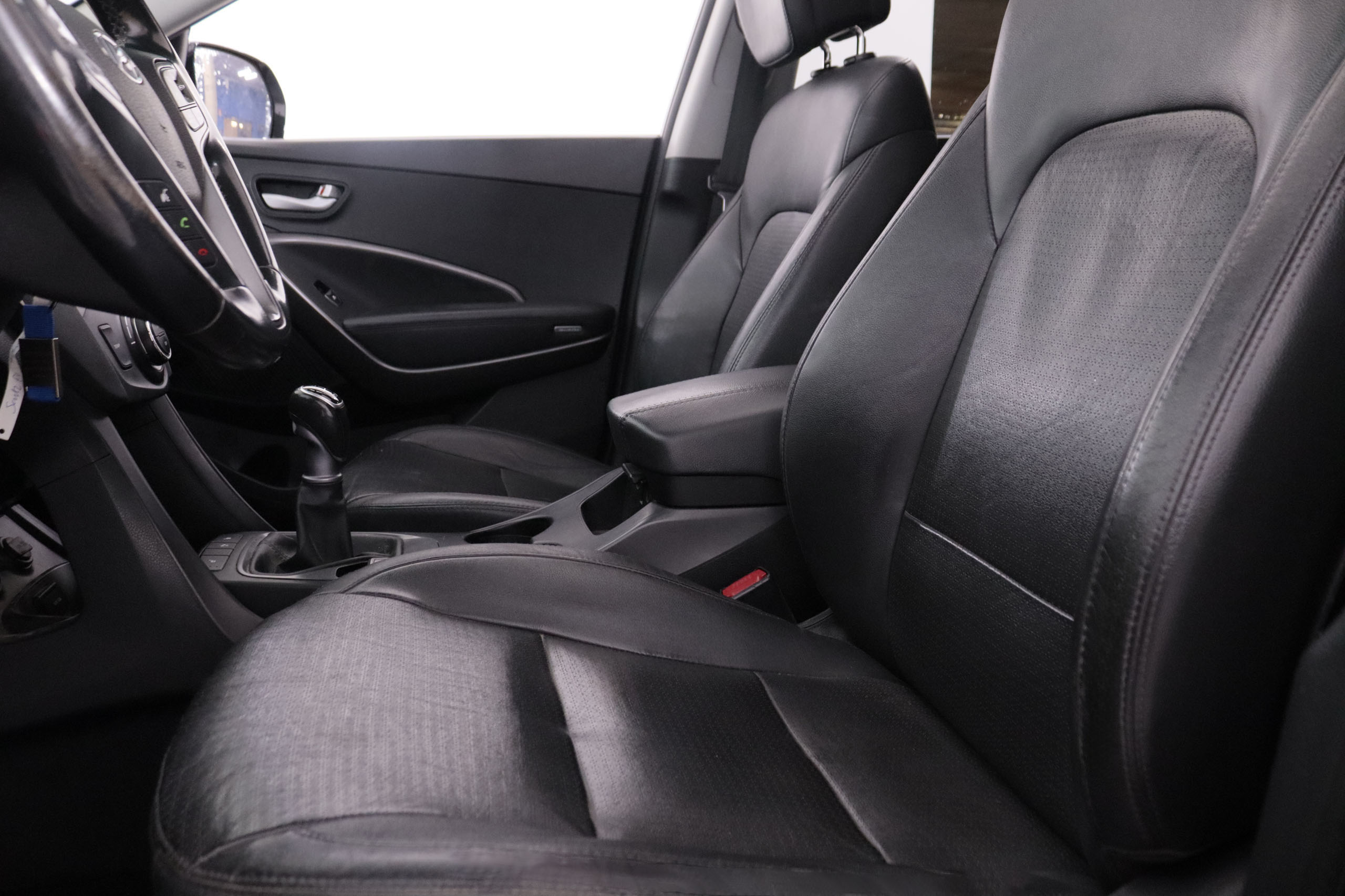 Hyundai Santa Fe 2.2 CRD AWD 197CV 7PLAZAS 5P # CUERO, TECHO ELEC PANORAMICO, NAVY, PARKTRONIC foto 22