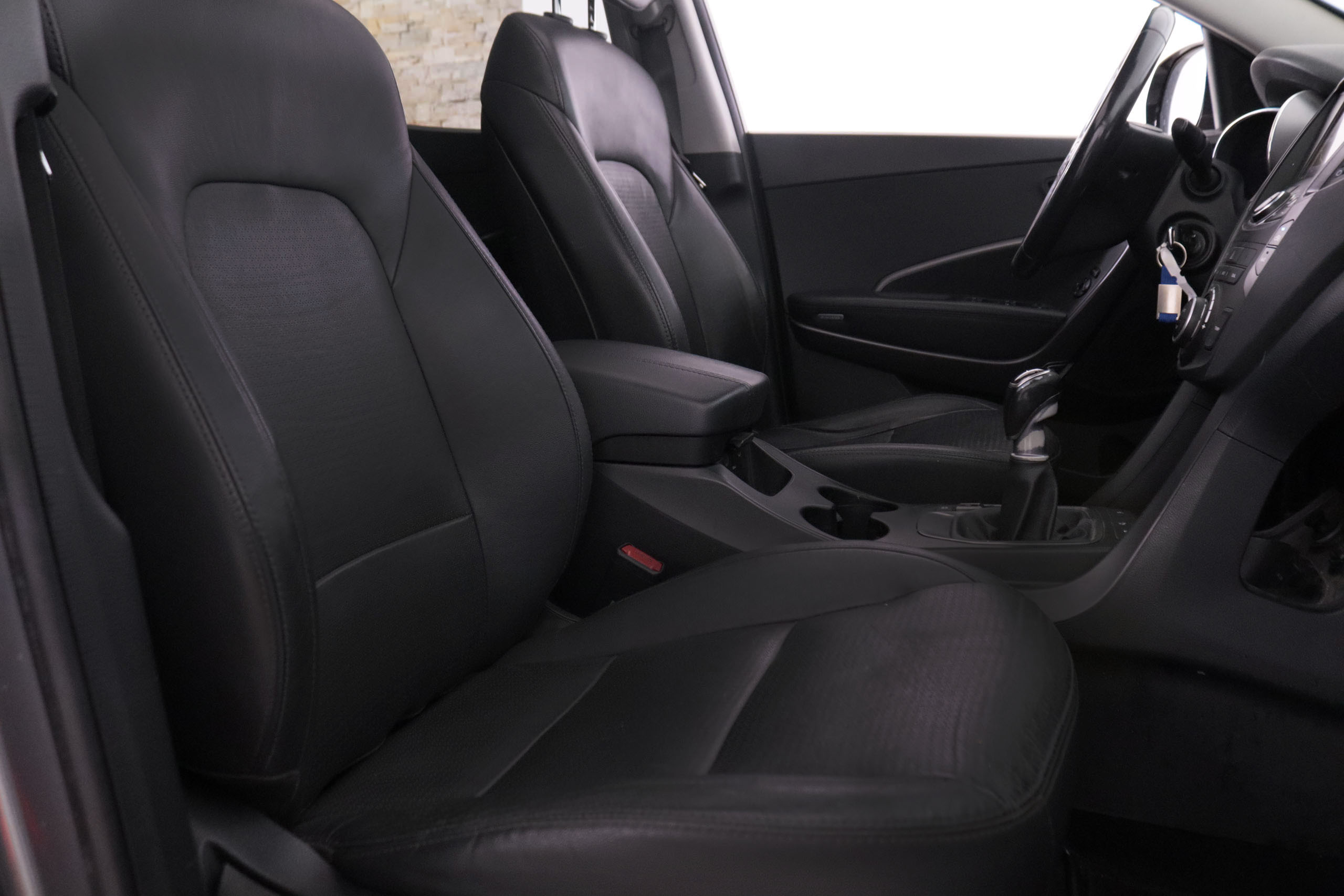 Hyundai Santa Fe 2.2 CRD AWD 197CV 7PLAZAS 5P # CUERO, TECHO ELEC PANORAMICO, NAVY, PARKTRONIC foto 23