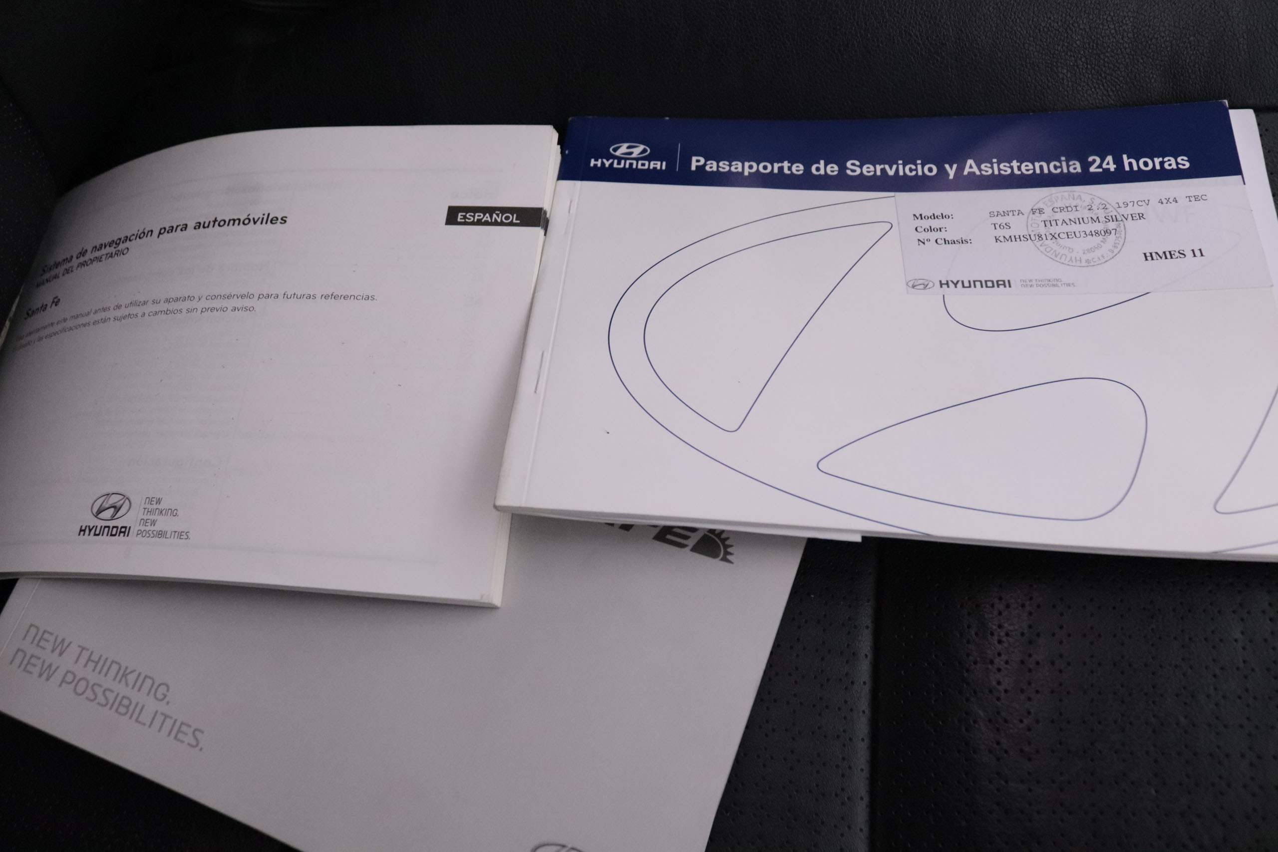 Hyundai Santa Fe 2.2 CRD AWD 197CV 7PLAZAS 5P # CUERO, TECHO ELEC PANORAMICO, NAVY, PARKTRONIC foto 27