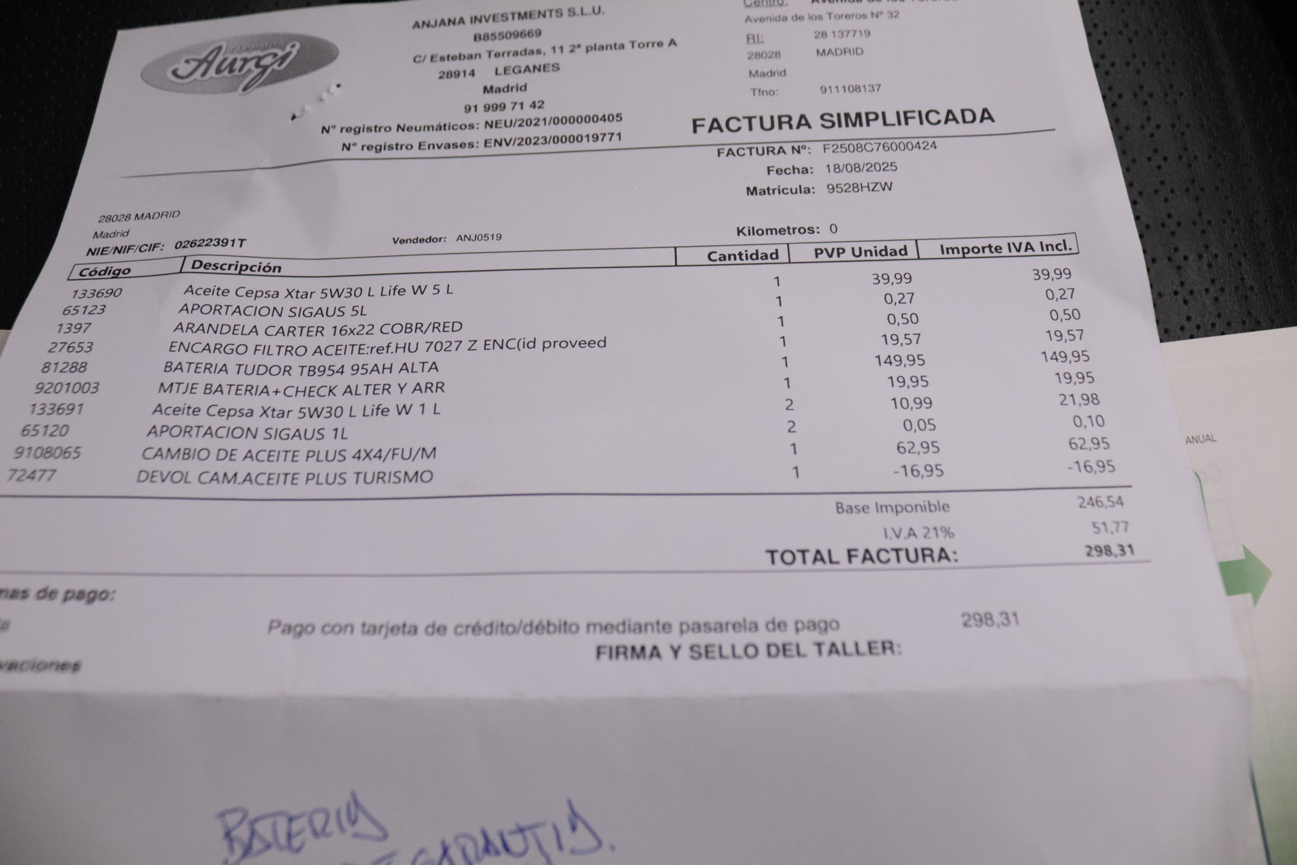 Hyundai Santa Fe 2.2 CRD AWD 197CV 7PLAZAS 5P # CUERO, TECHO ELEC PANORAMICO, NAVY, PARKTRONIC foto 31