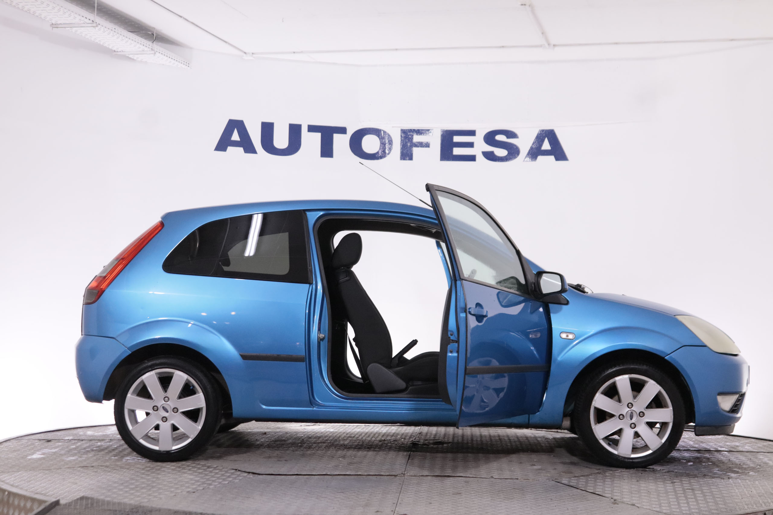 Ford Fiesta 1.4 TDCI TREND 68CV 3P foto 10