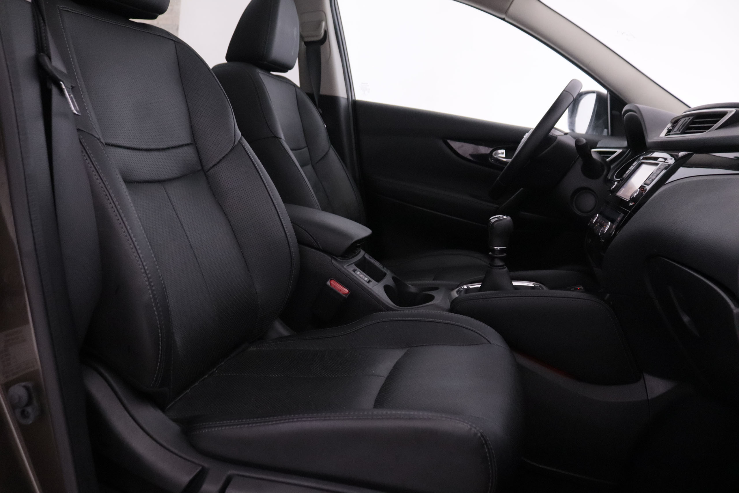 Nissan Qashqai 1.6 DIG-T TEKNA 163CV 5P # CUERO, TECHO PANORAMICO, NAVY foto 24