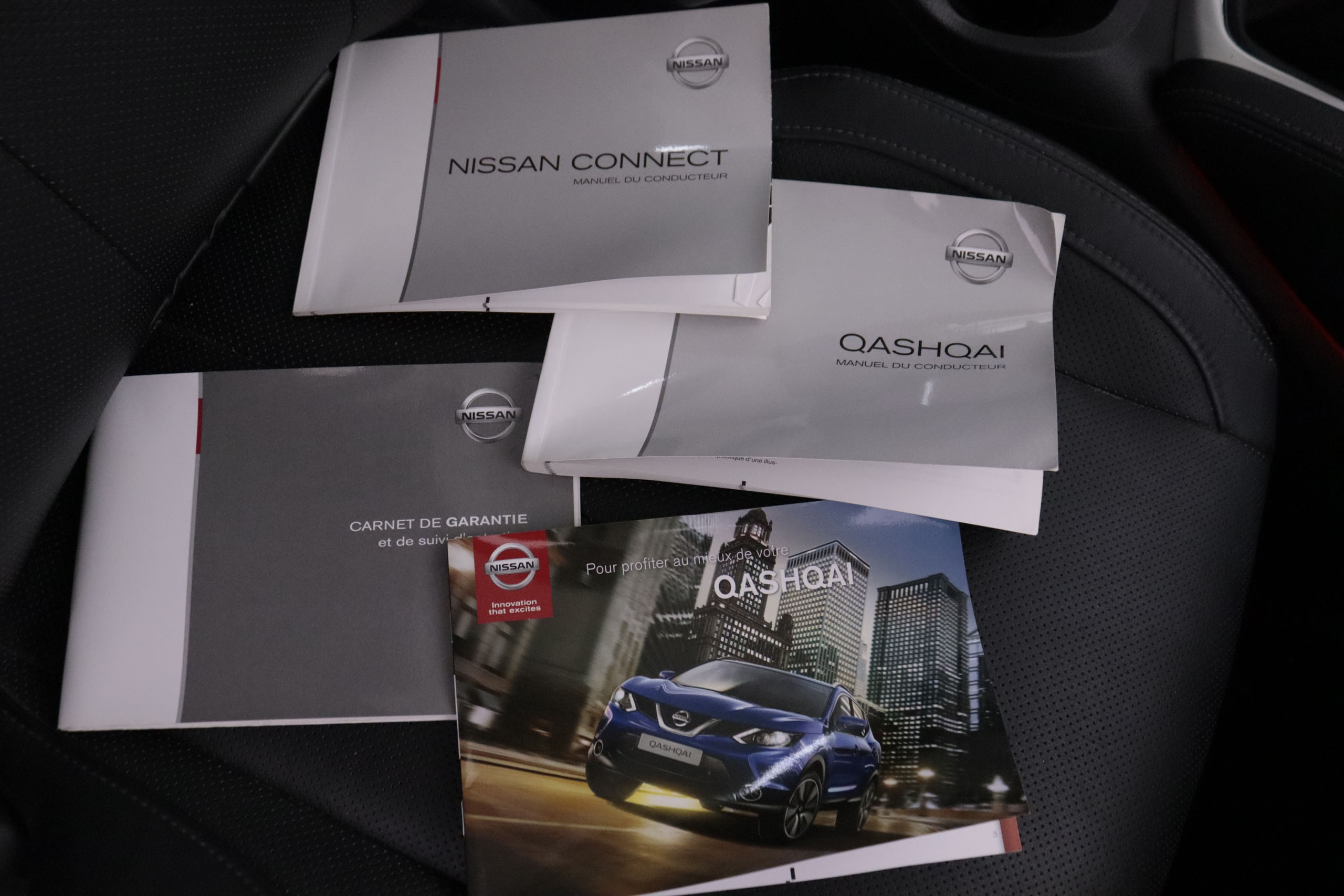 Nissan Qashqai 1.6 DIG-T TEKNA 163CV 5P # CUERO, TECHO PANORAMICO, NAVY foto 27