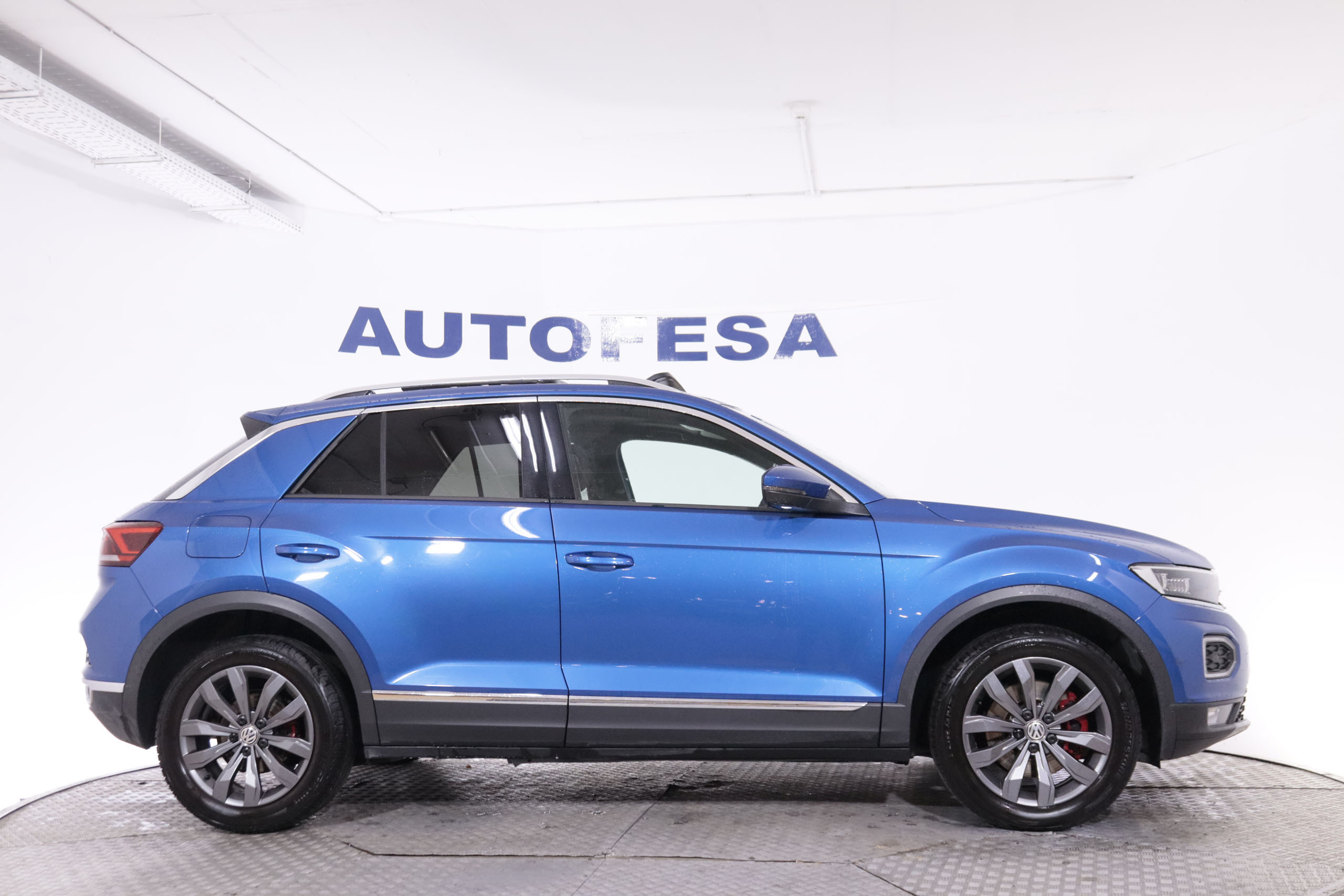 Volkswagen T-roc 2.0 TSI 4MOTION AUTO DSG 190CV 5P # TECHO ELEC PANORAMICO, NAVY foto 9