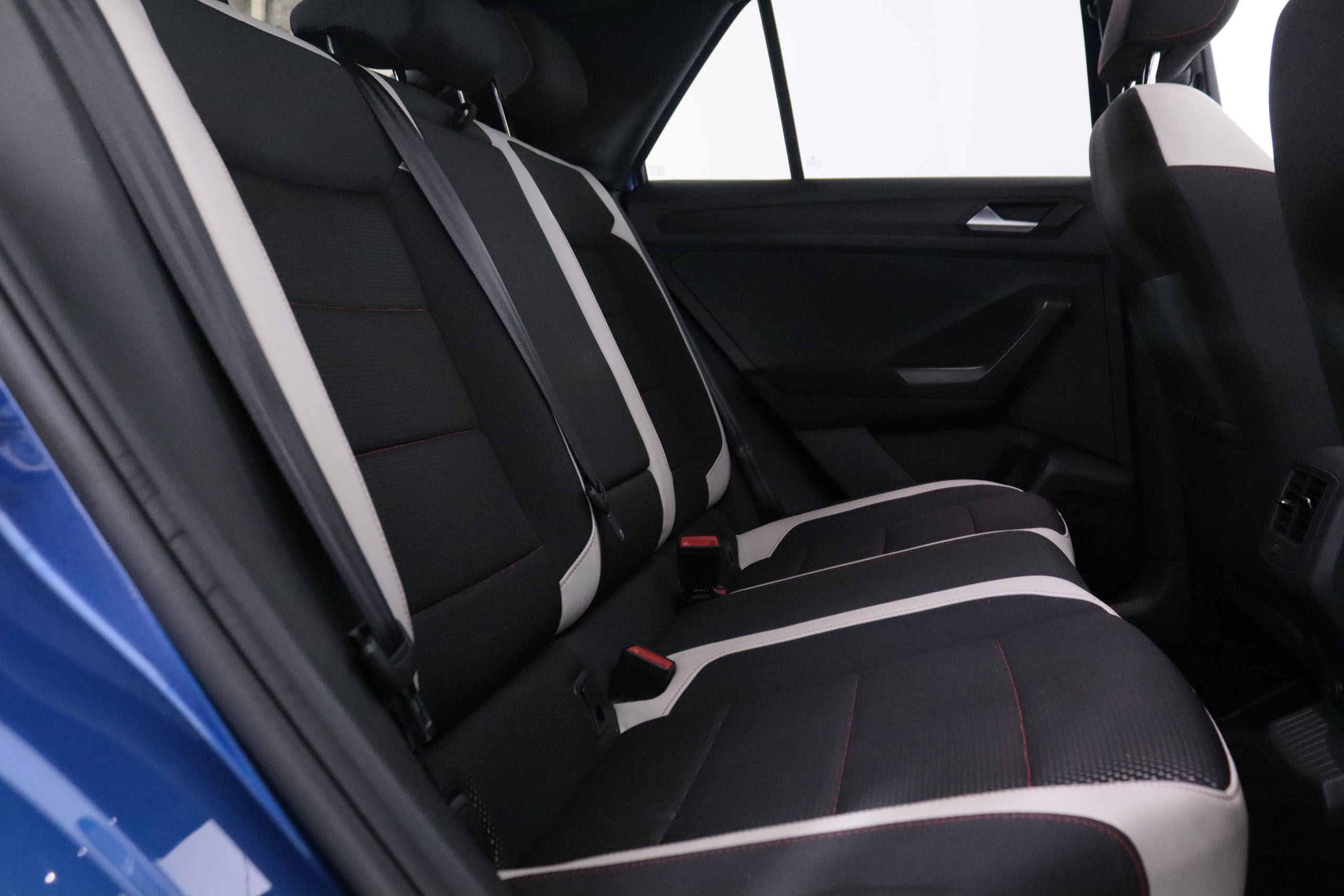 Volkswagen T-roc 2.0 TSI 4MOTION AUTO DSG 190CV 5P # TECHO ELEC PANORAMICO, NAVY foto 23