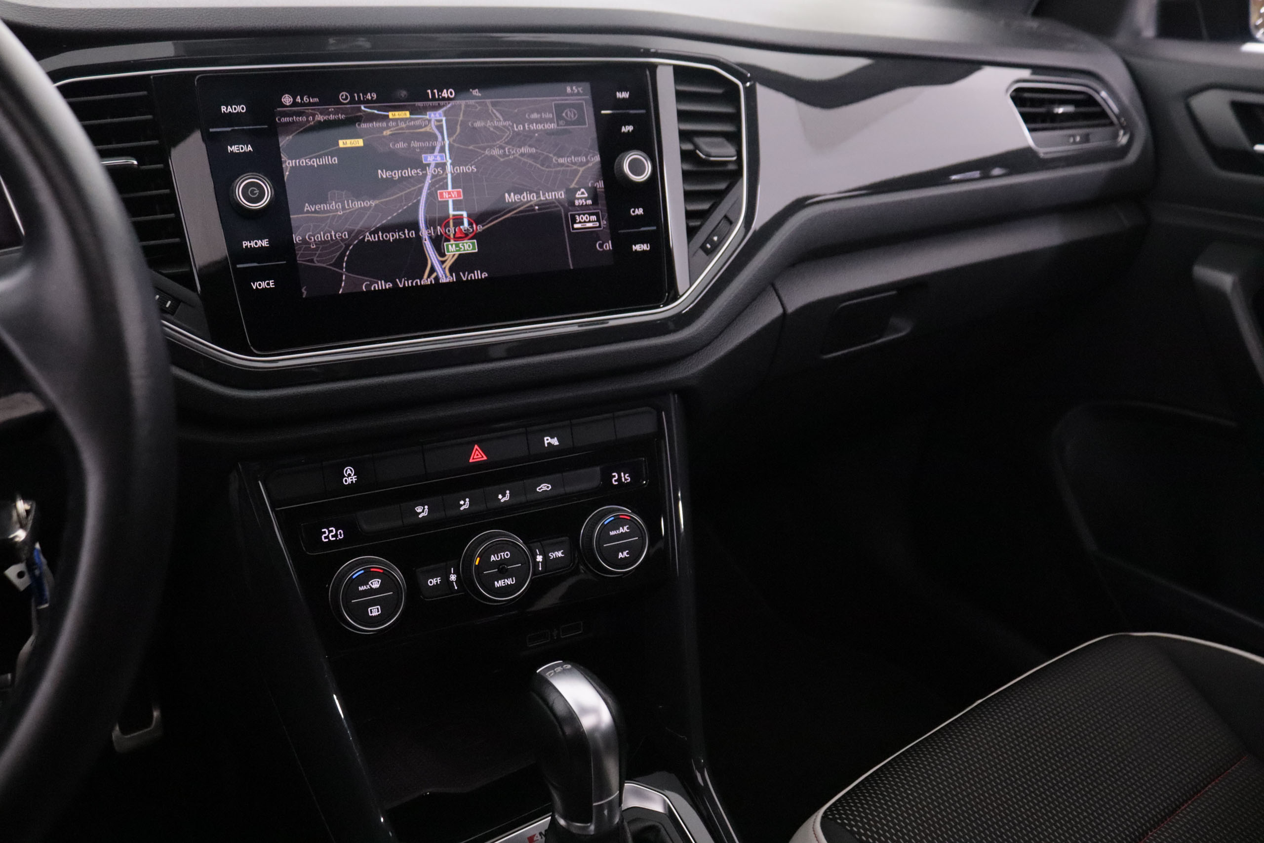 Volkswagen T-roc 2.0 TSI 4MOTION AUTO DSG 190CV 5P # TECHO ELEC PANORAMICO, NAVY foto 18