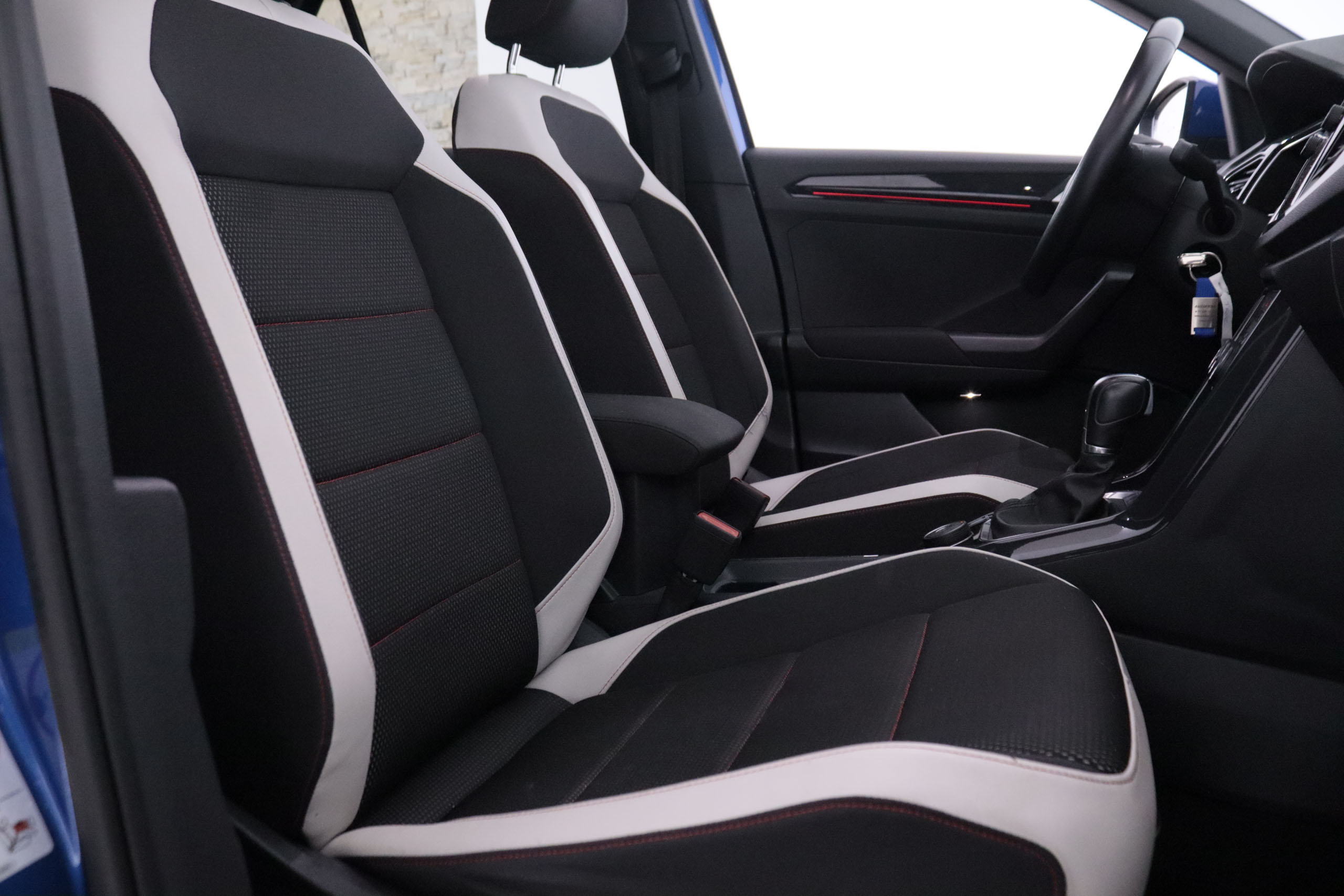 Volkswagen T-roc 2.0 TSI 4MOTION AUTO DSG 190CV 5P # TECHO ELEC PANORAMICO, NAVY foto 22