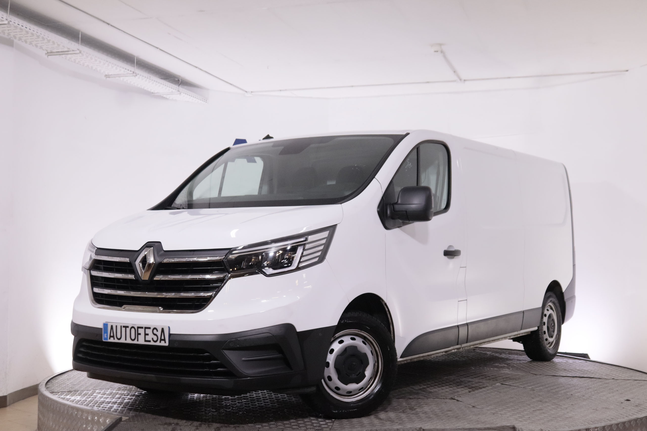 Renault Trafic FURGO L2H1 2.0 DCI GRAND CONFORT 130CV 3P VENTA SOLO PROFESIONALES #IVA DEDUCIBLE, PARKTRONIC foto 1